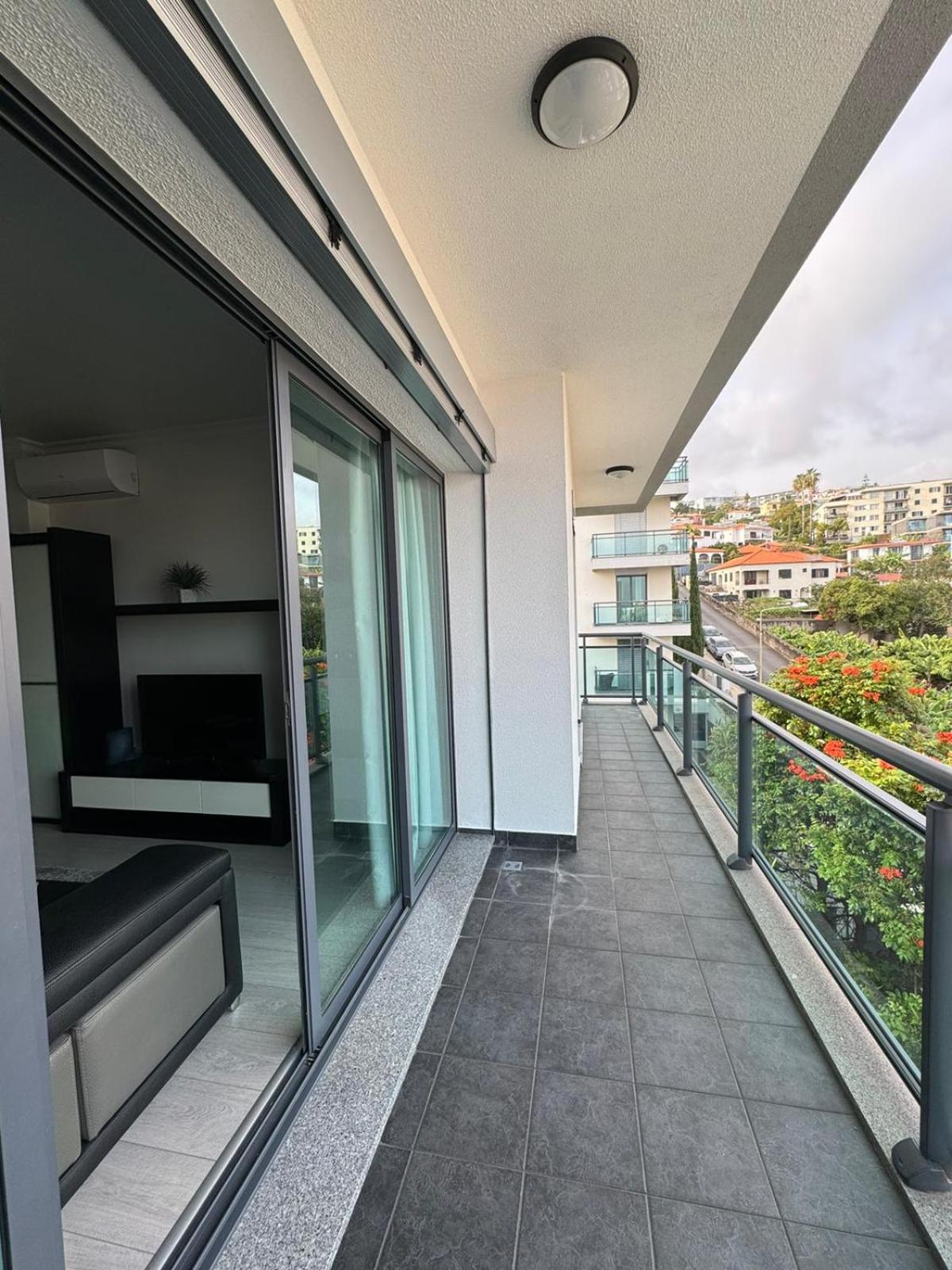 Luxurious Lido-Sun Island X1V Apt.Free parking view 5