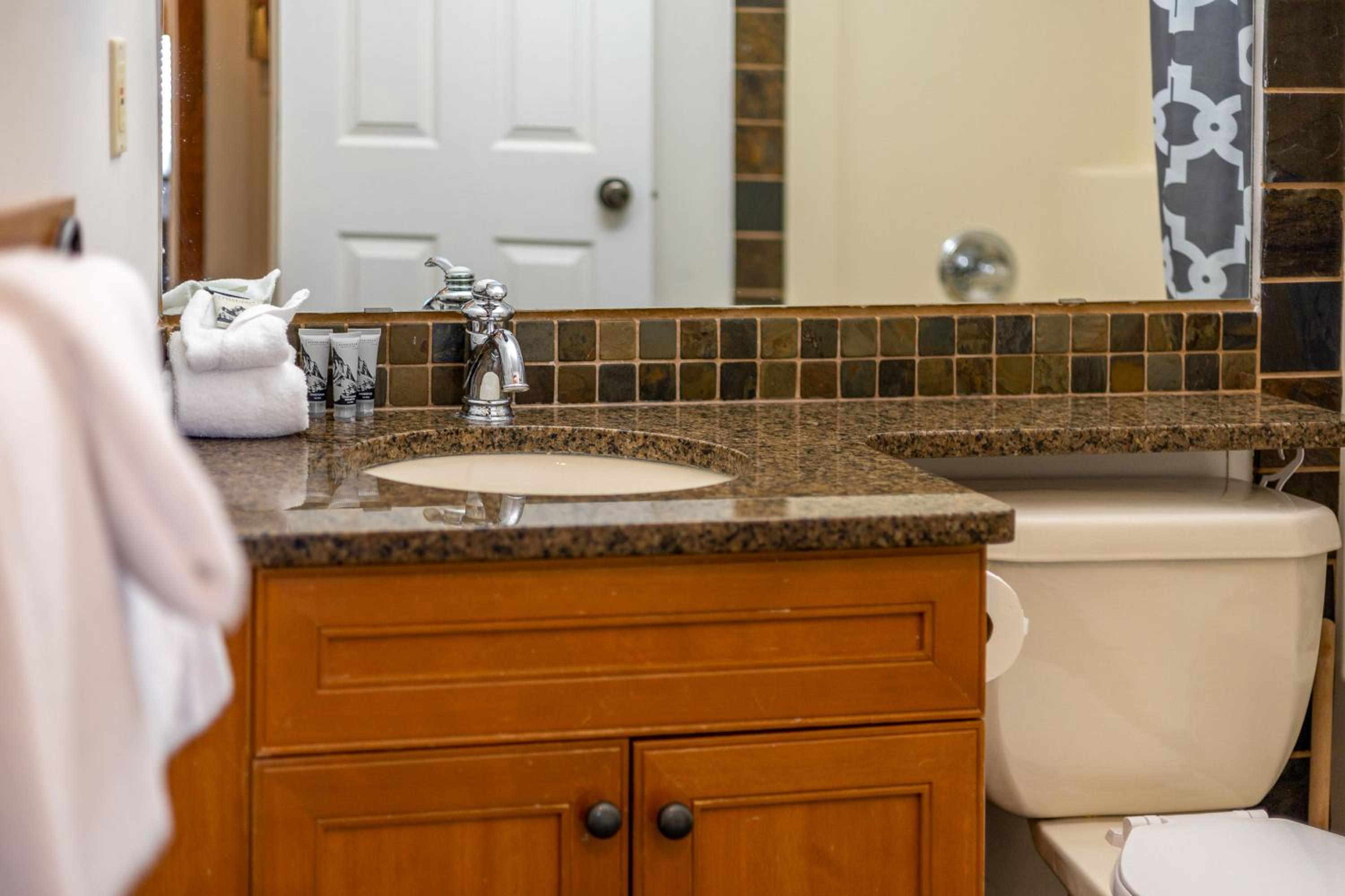 Snow Creek Lodge by Fernie Central Reservations