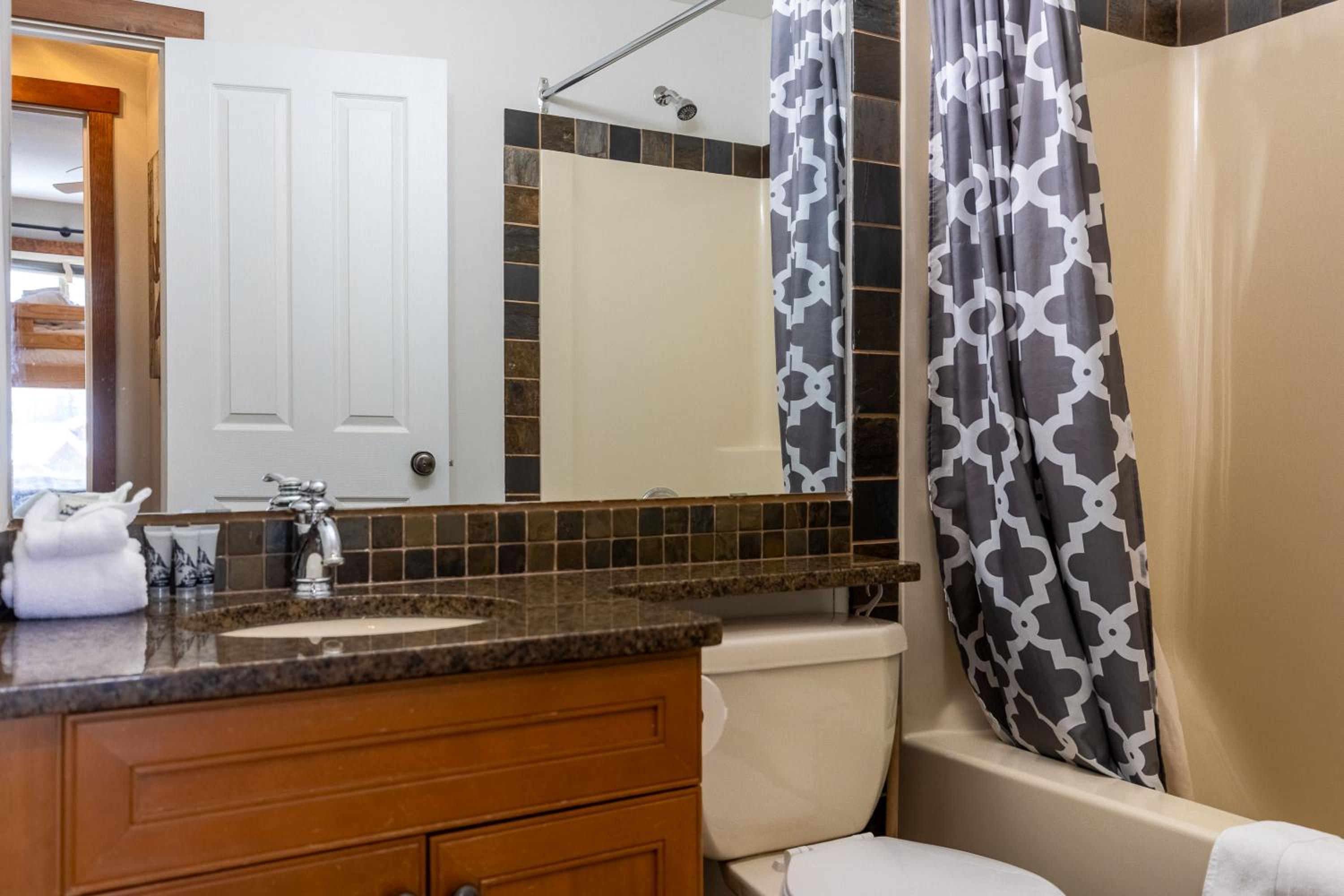 Snow Creek Lodge by Fernie Central Reservations