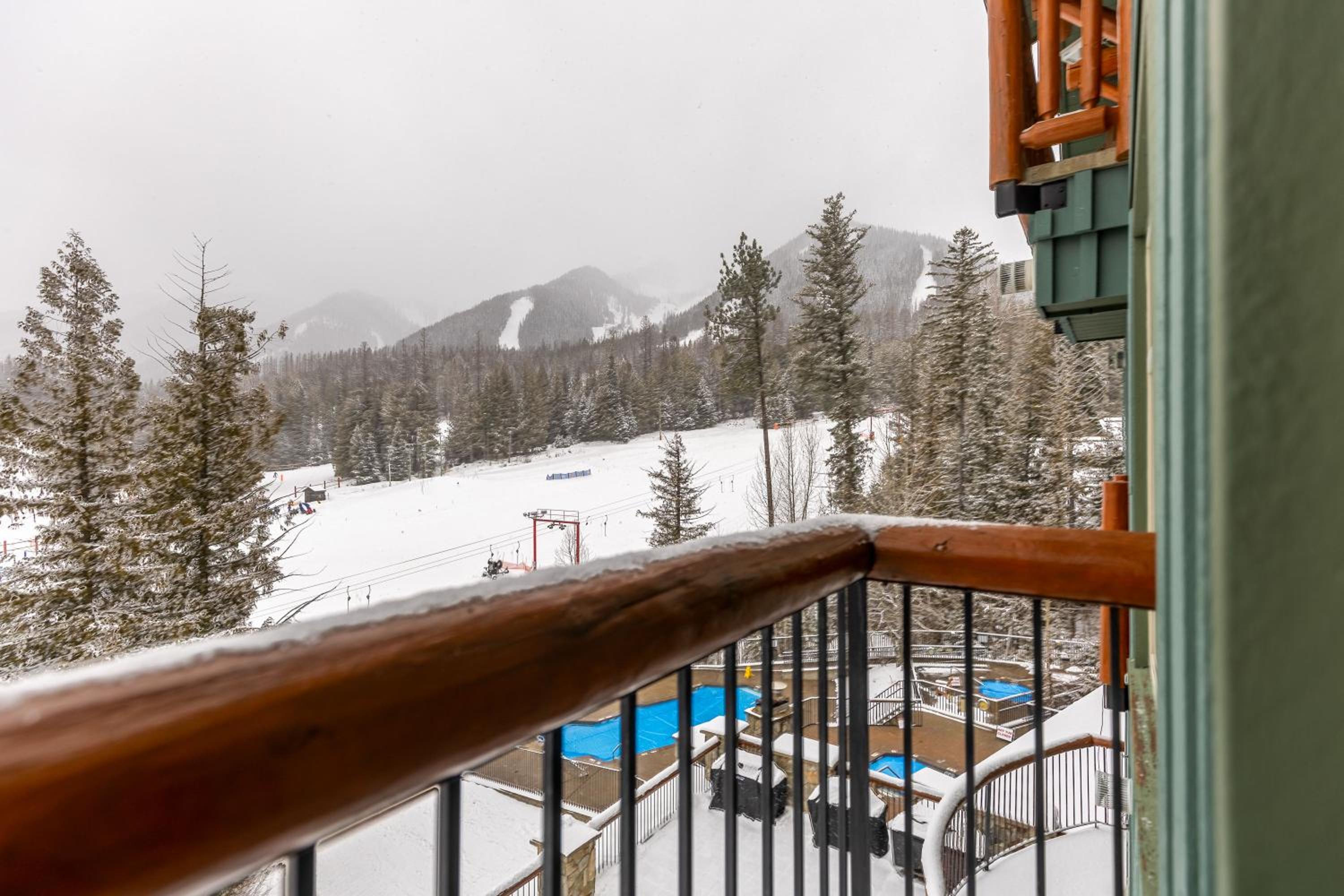 Snow Creek Lodge by Fernie Central Reservations