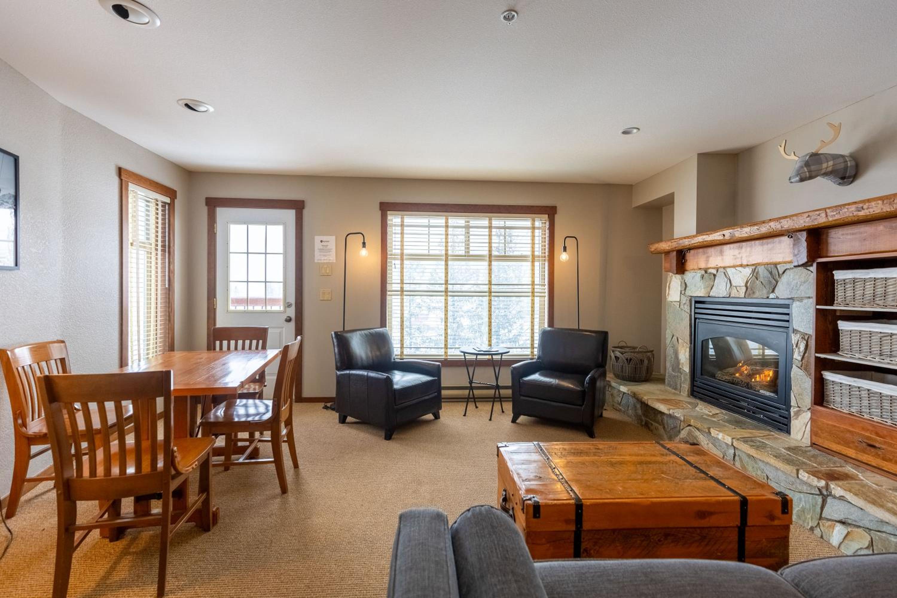 Snow Creek Lodge by Fernie Central Reservations