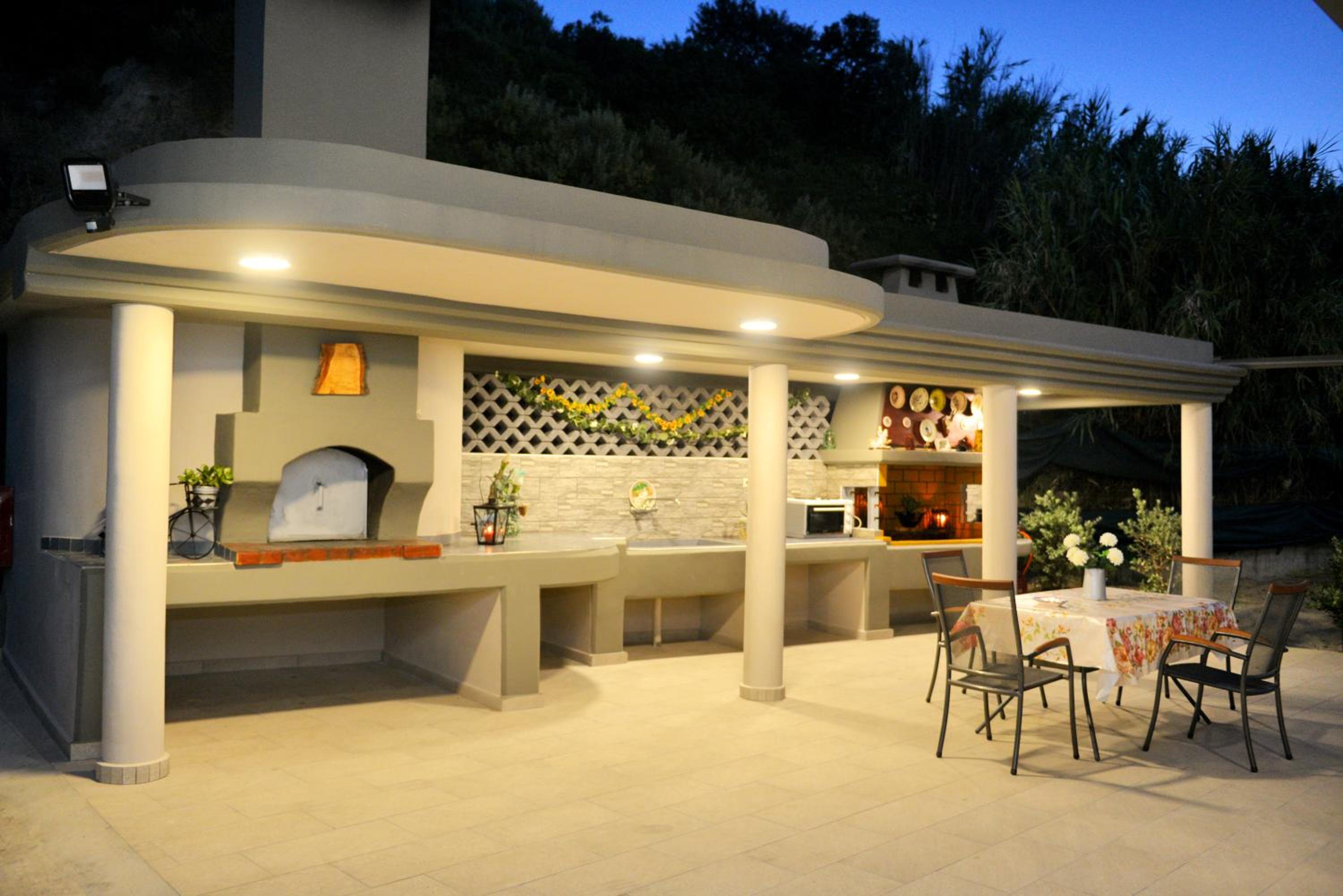 Villa with private pool Zambakas