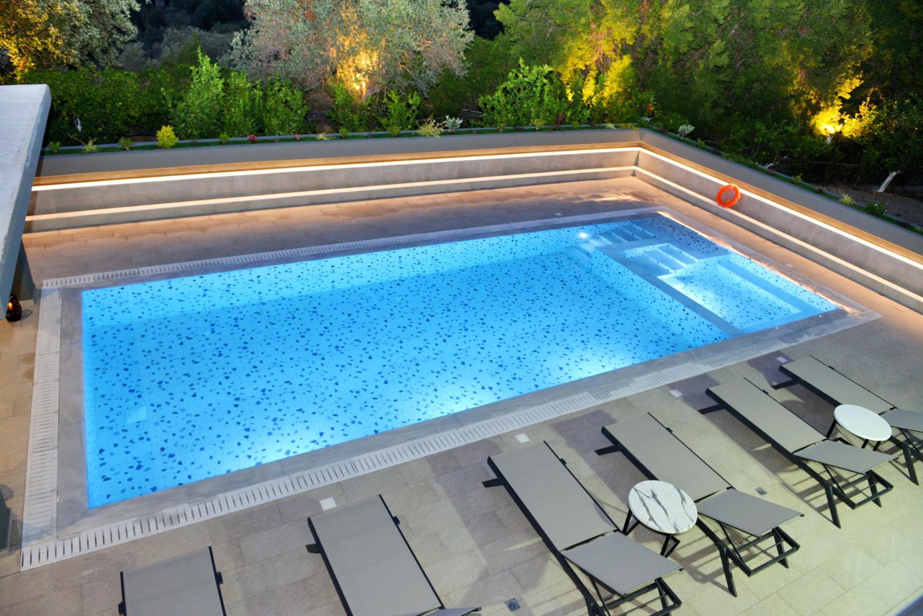 Villa with private pool Zambakas