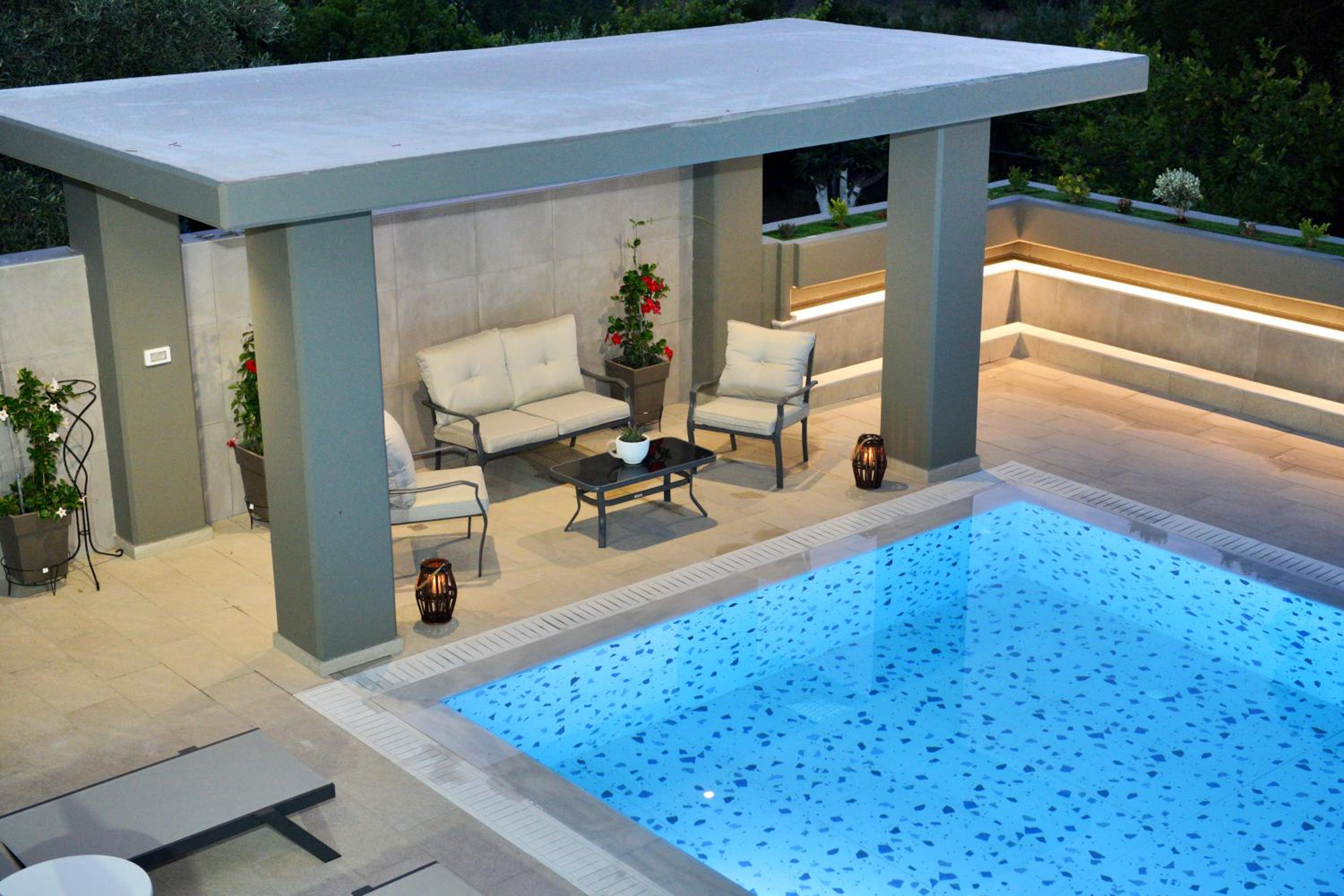 Villa with private pool Zambakas