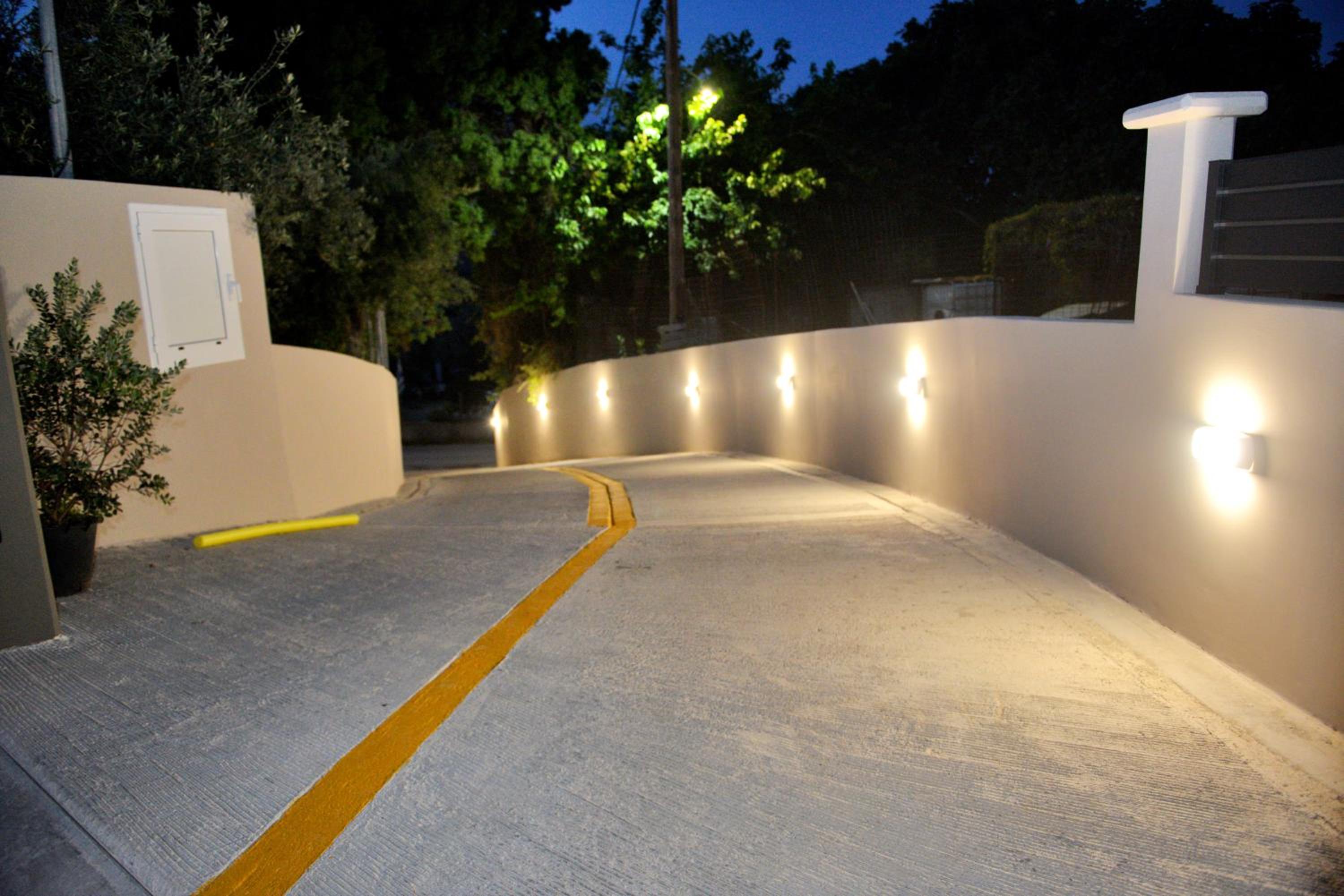 Villa with private pool Zambakas