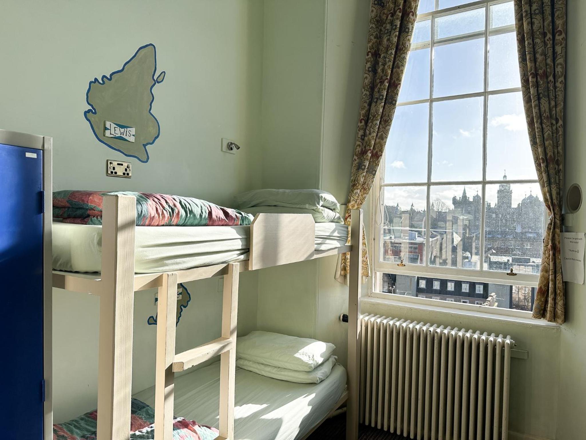 Castle Rock Hostel - Adults Only