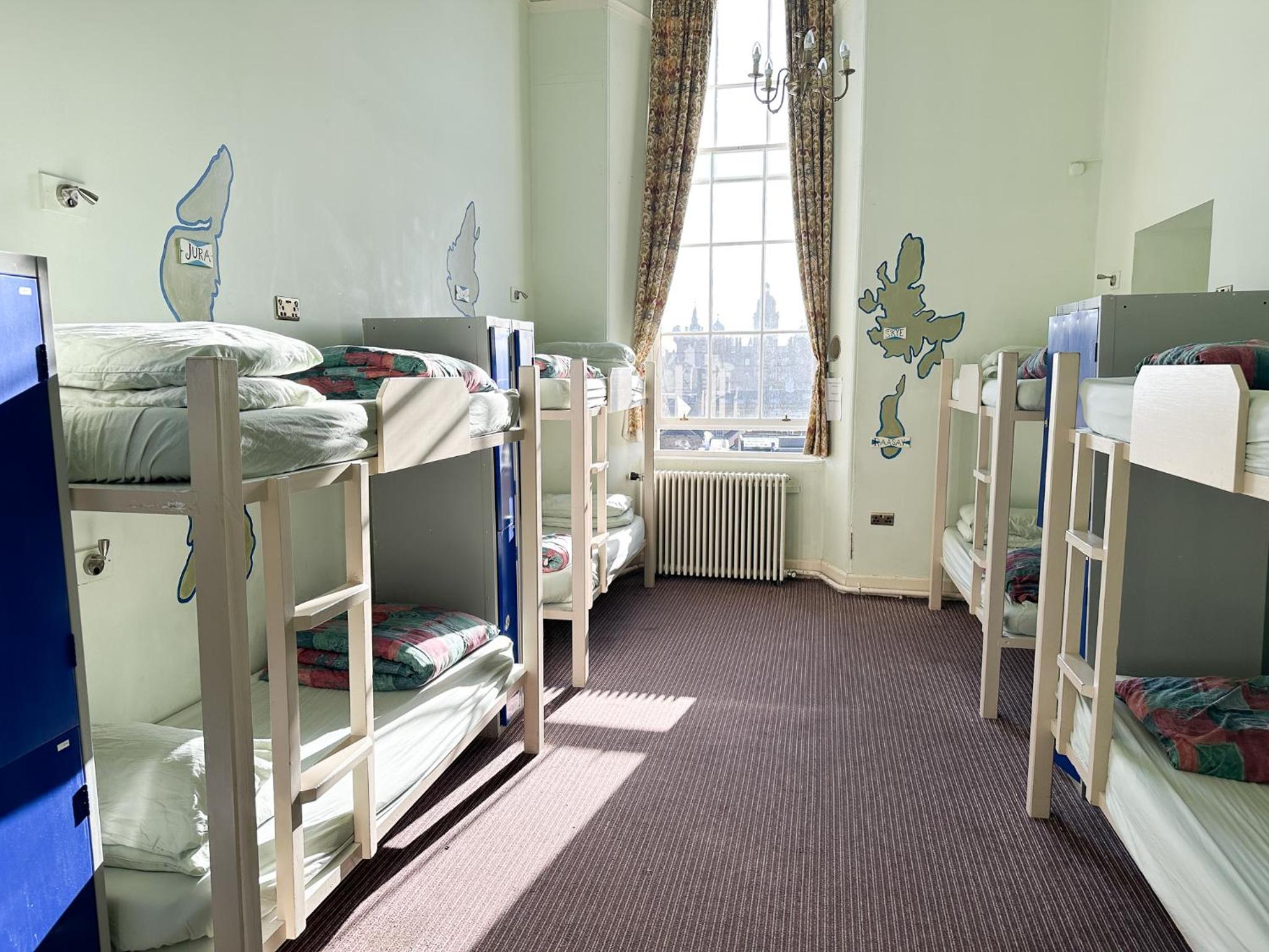 Castle Rock Hostel - Adults Only