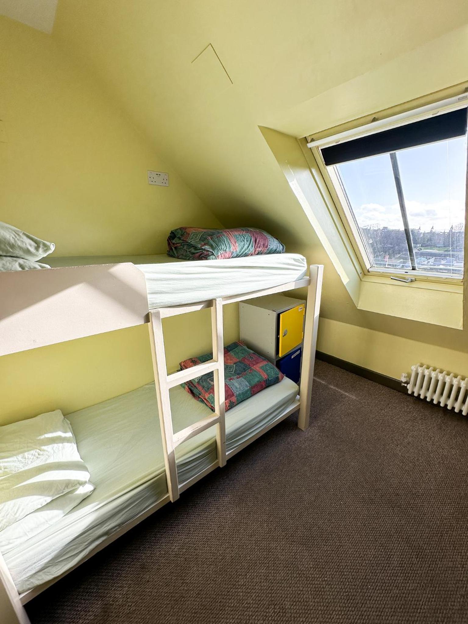 Castle Rock Hostel - Adults Only