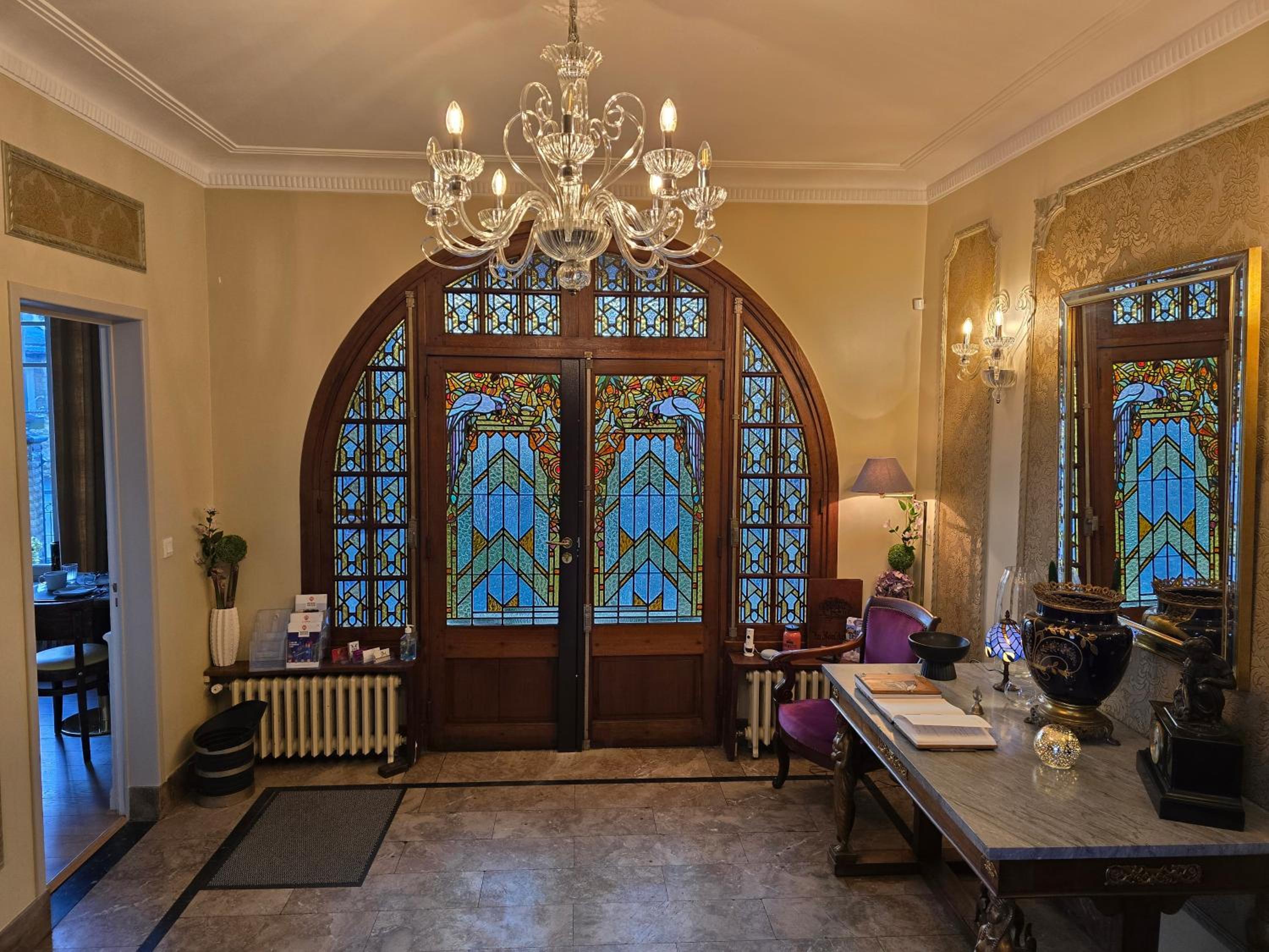 Le Castel Guesthouse