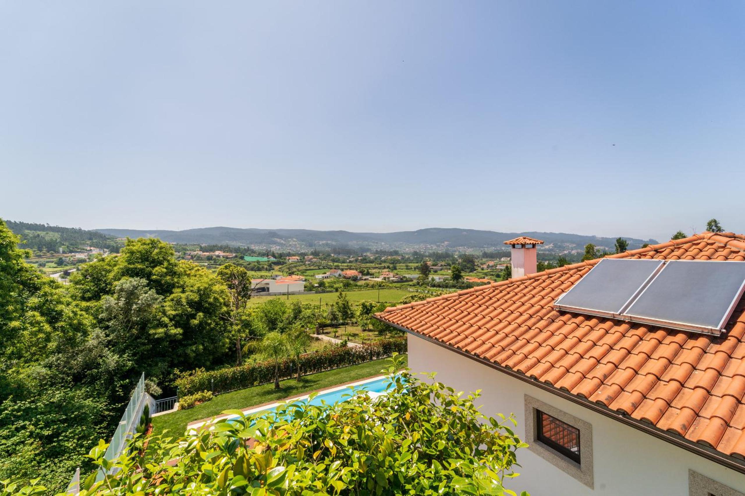 Casa de Eiró by House and People view 5