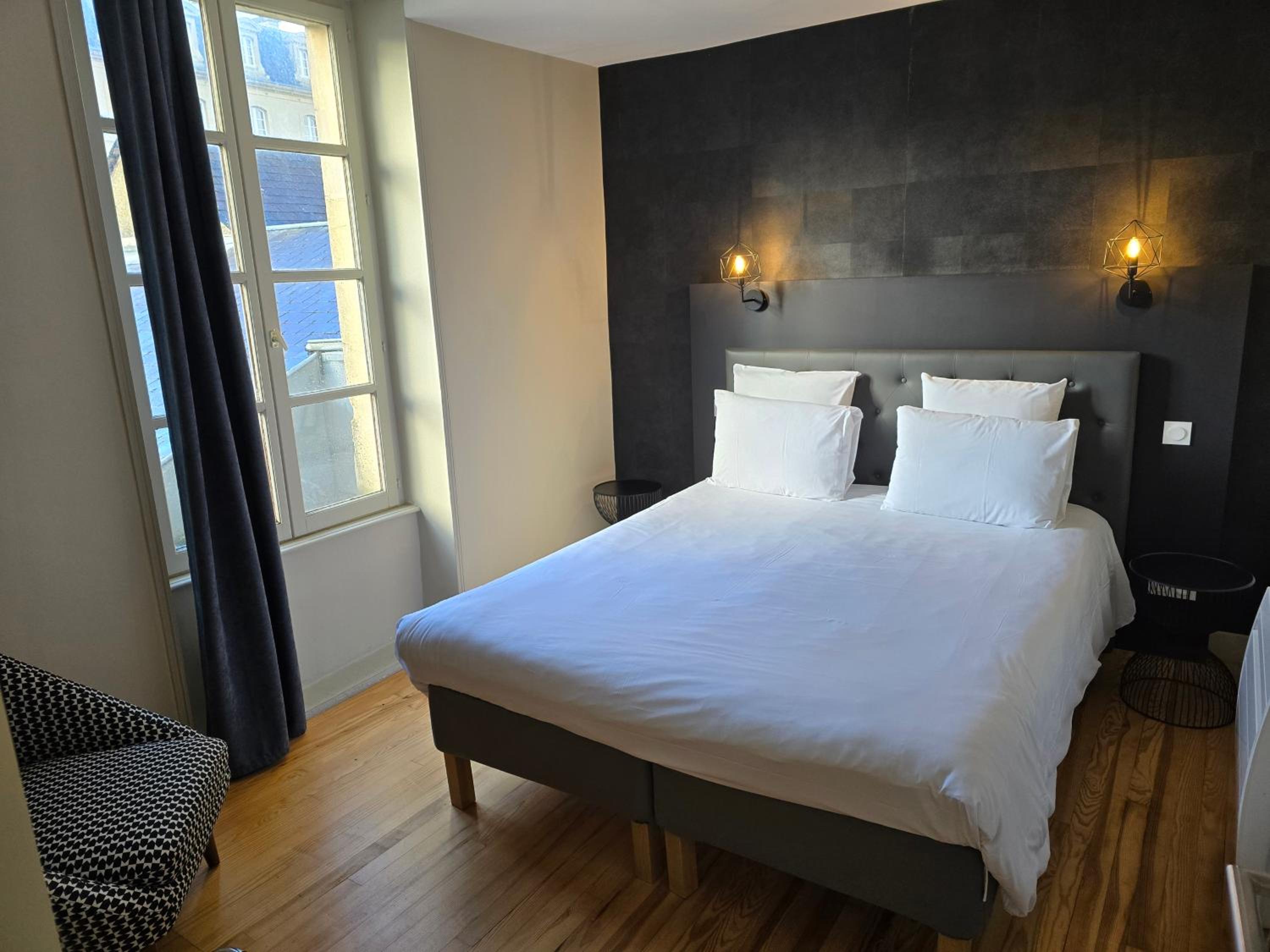 Au Loup Historic Apartments, photo 26