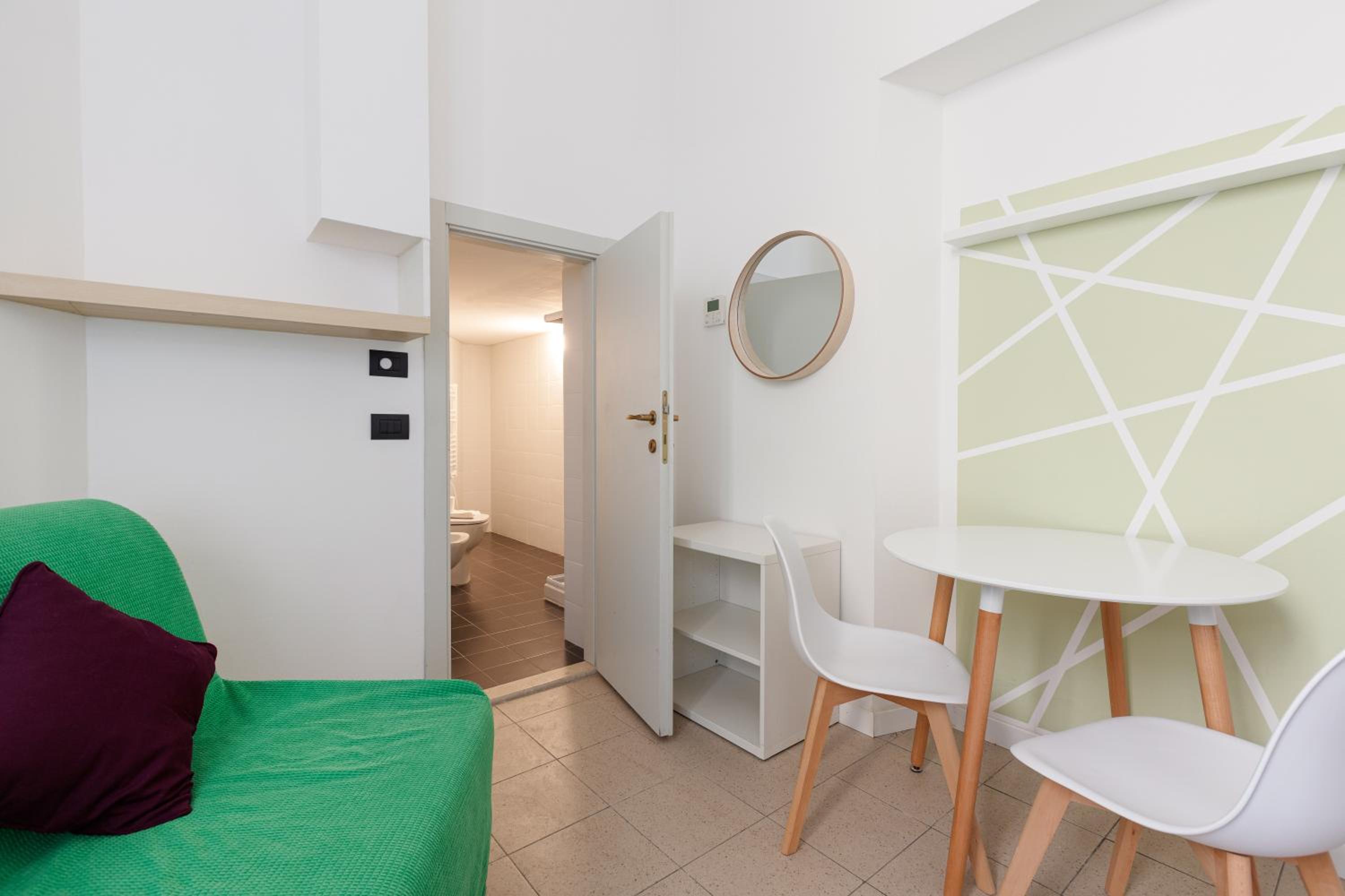 GuestHost - Milano Magenta Long Let Apts