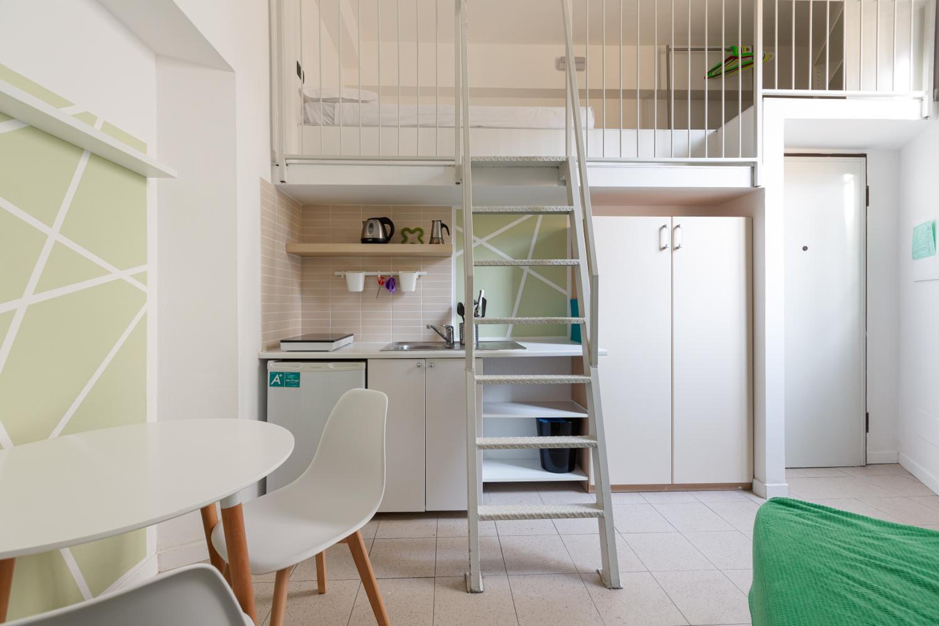 GuestHost - Milano Magenta Long Let Apts