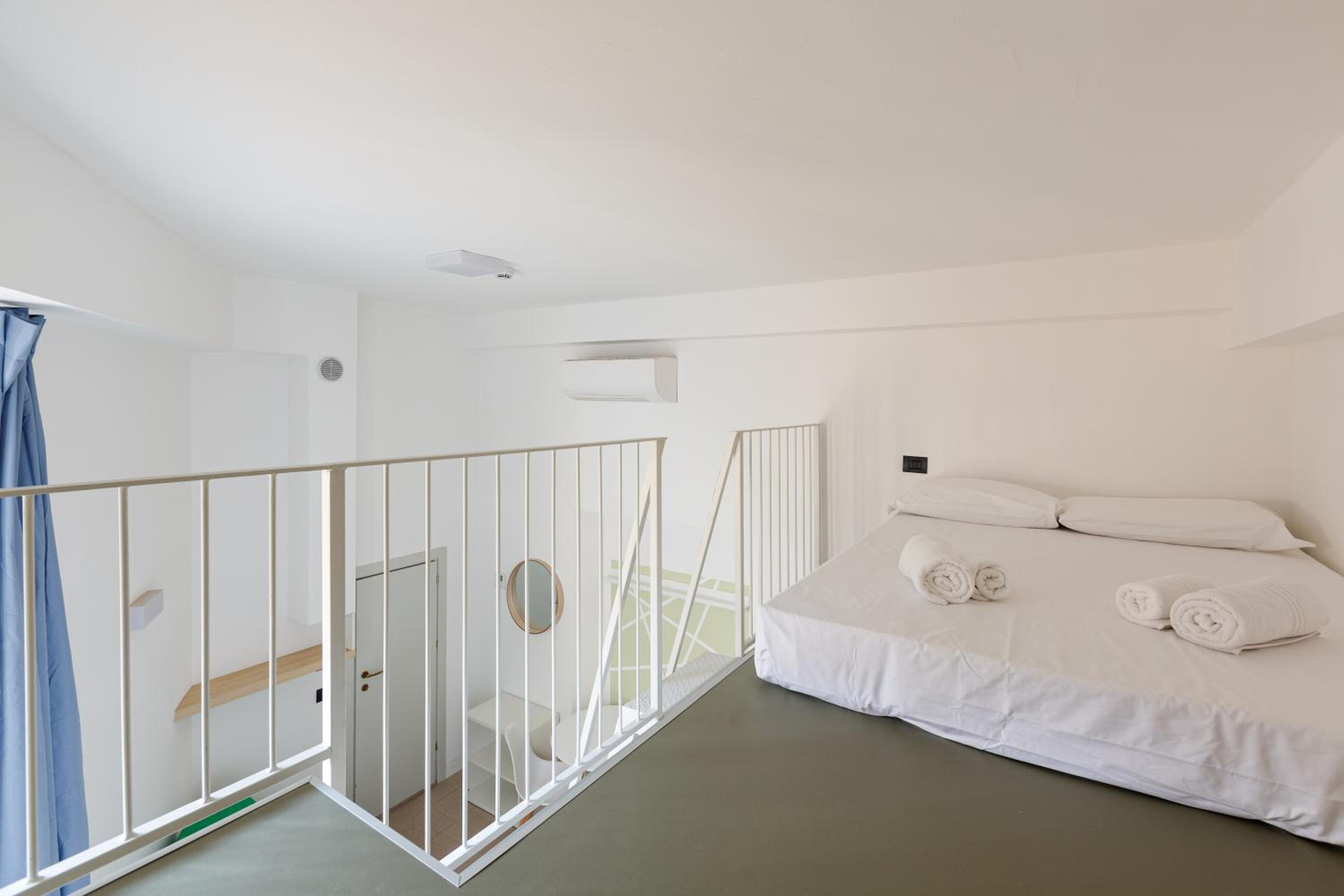 GuestHost - Milano Magenta Long Let Apts