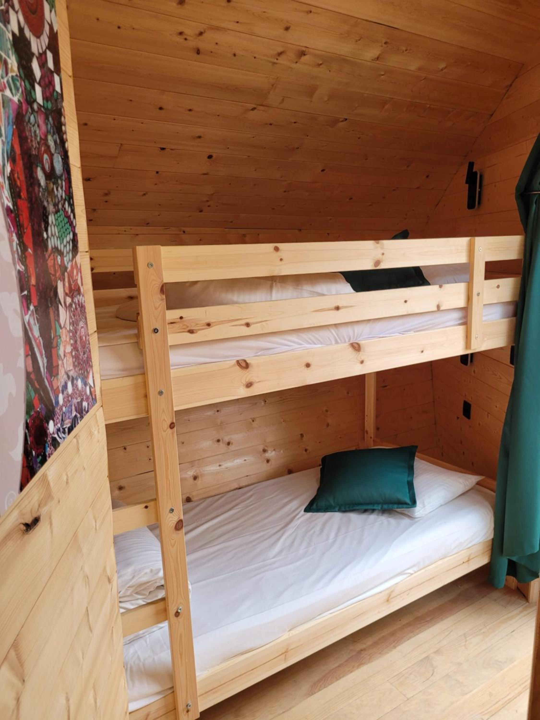 Utopia Village - Art & Nature Lodges