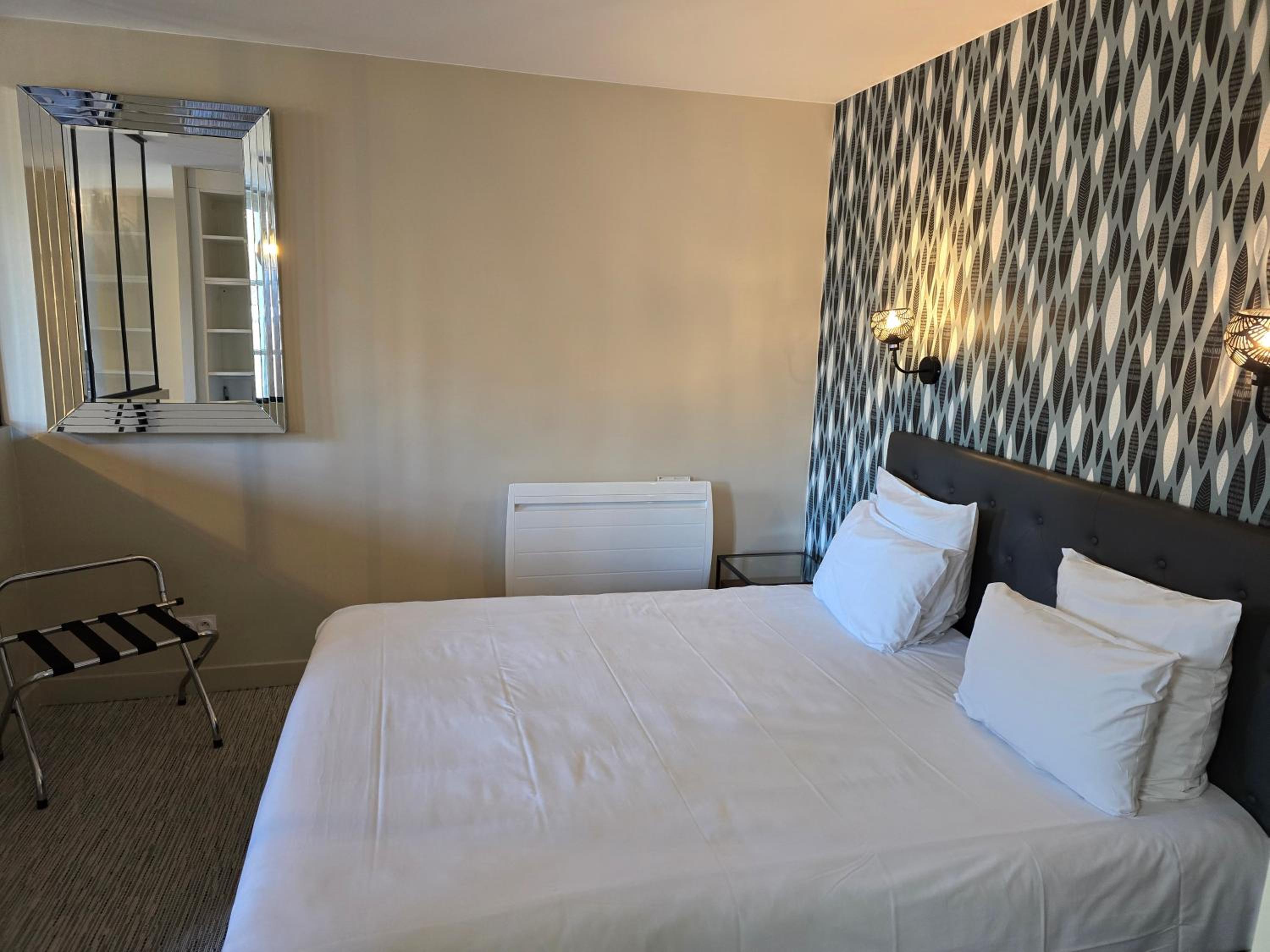 Au Loup Historic Apartments, photo 15