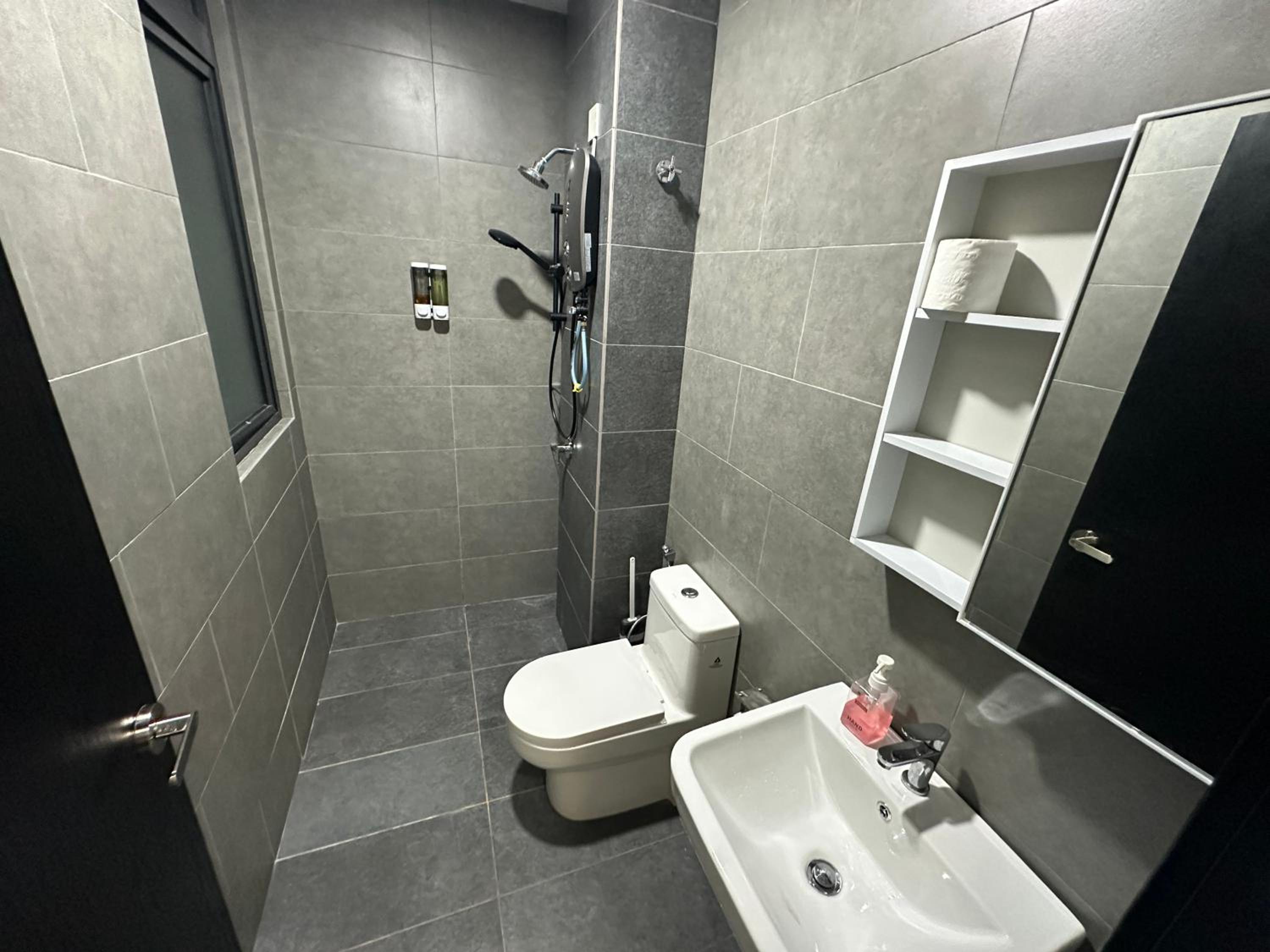 Neu Suites By Serenity Homes Near Gleneagles, KLCC & LRT, Kuala Lumpur - 16