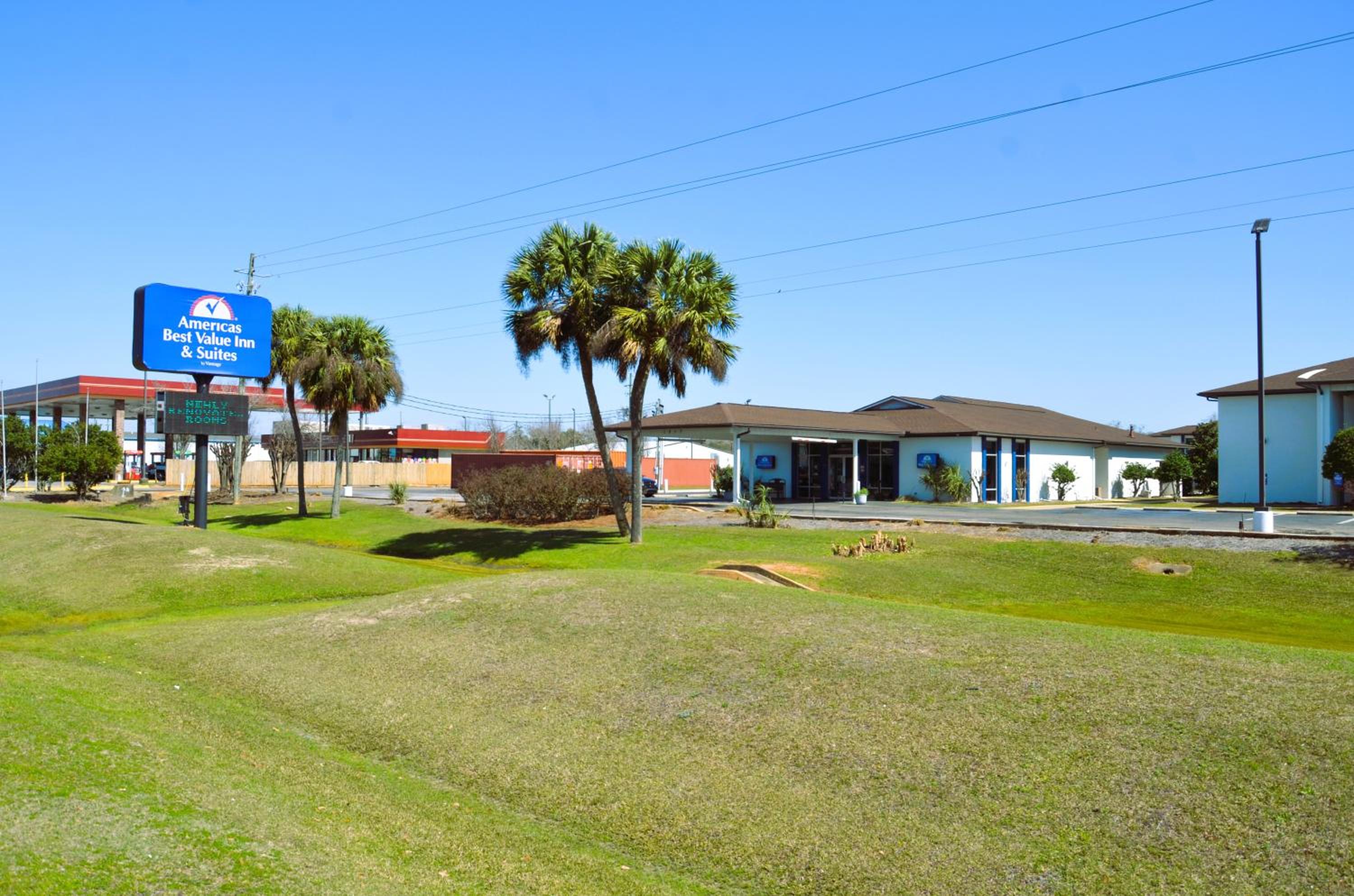 Hotel Americas Best Value Inn & Suites-Foley - Image 1