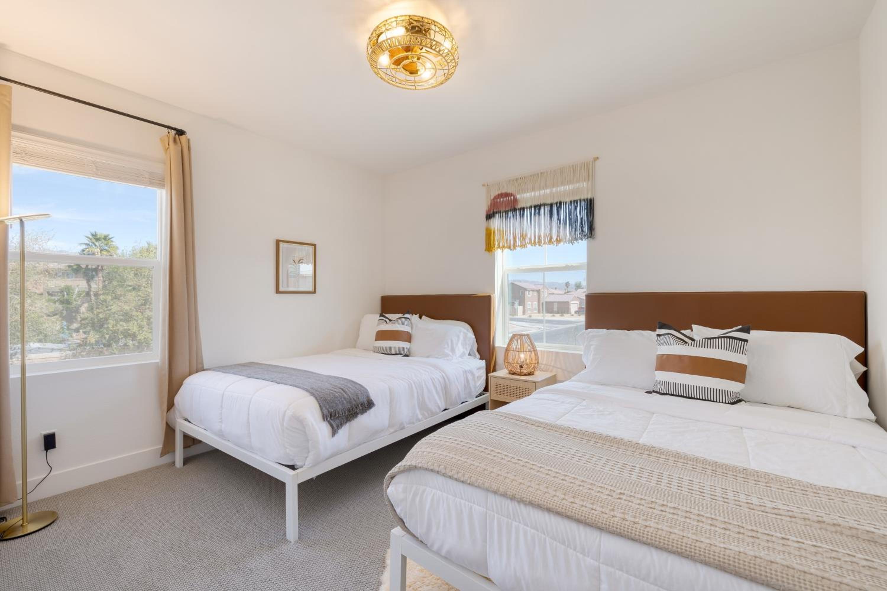 Lakefront w Private Pool Great for Festival Season Lago Luxe by AvantStay