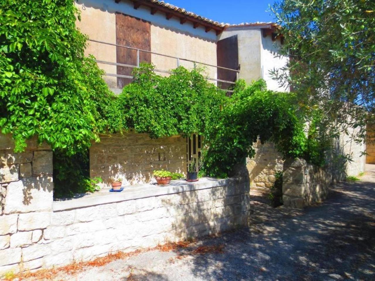 Villa Luce view 3