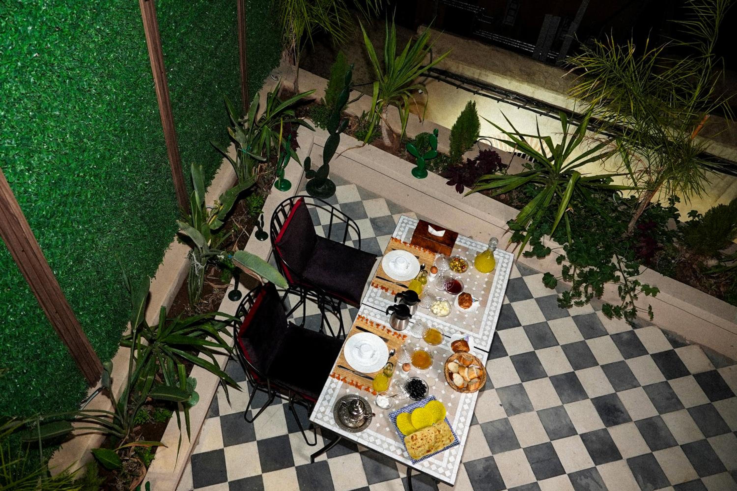 dining