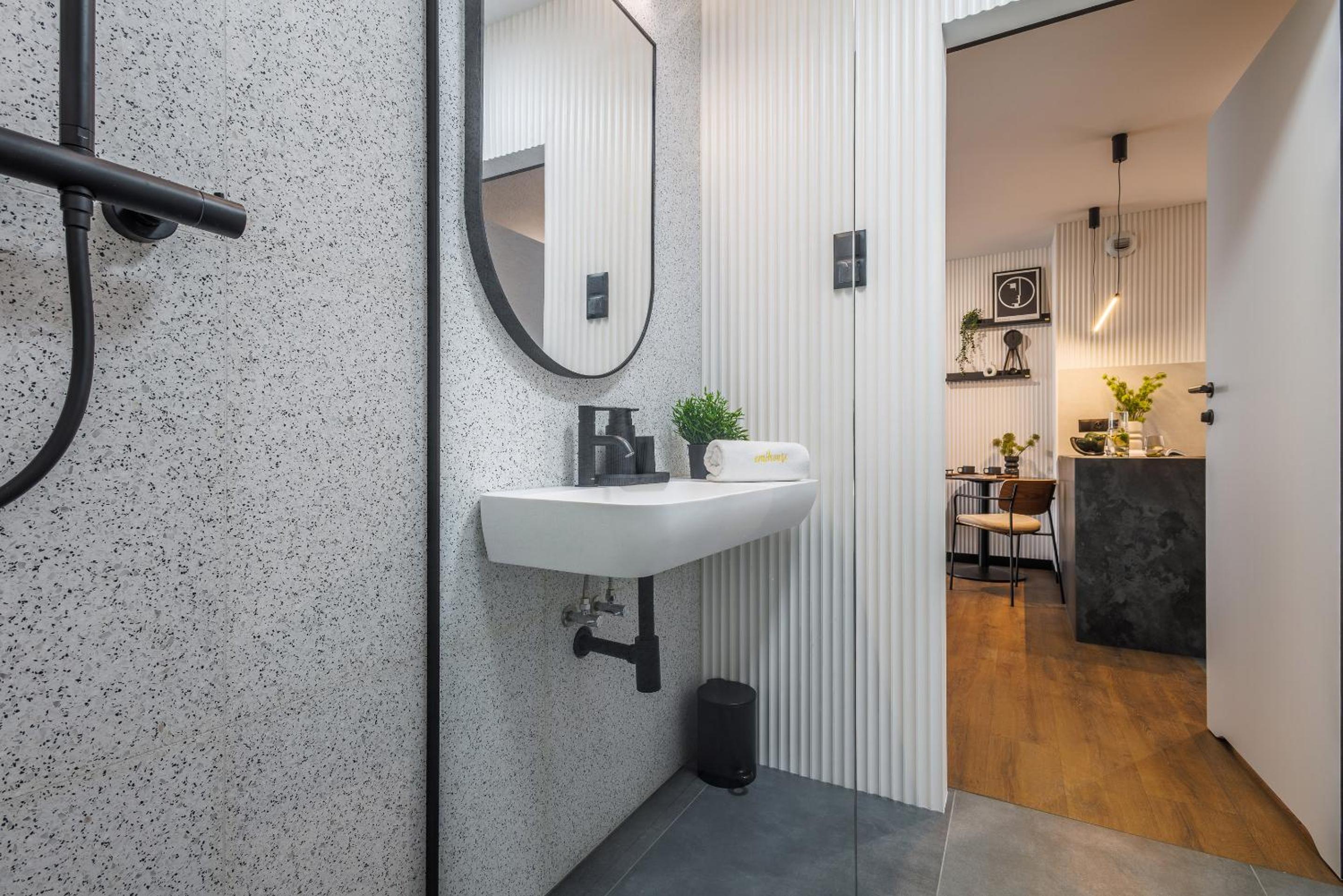 Emihouse Riverside Apartments