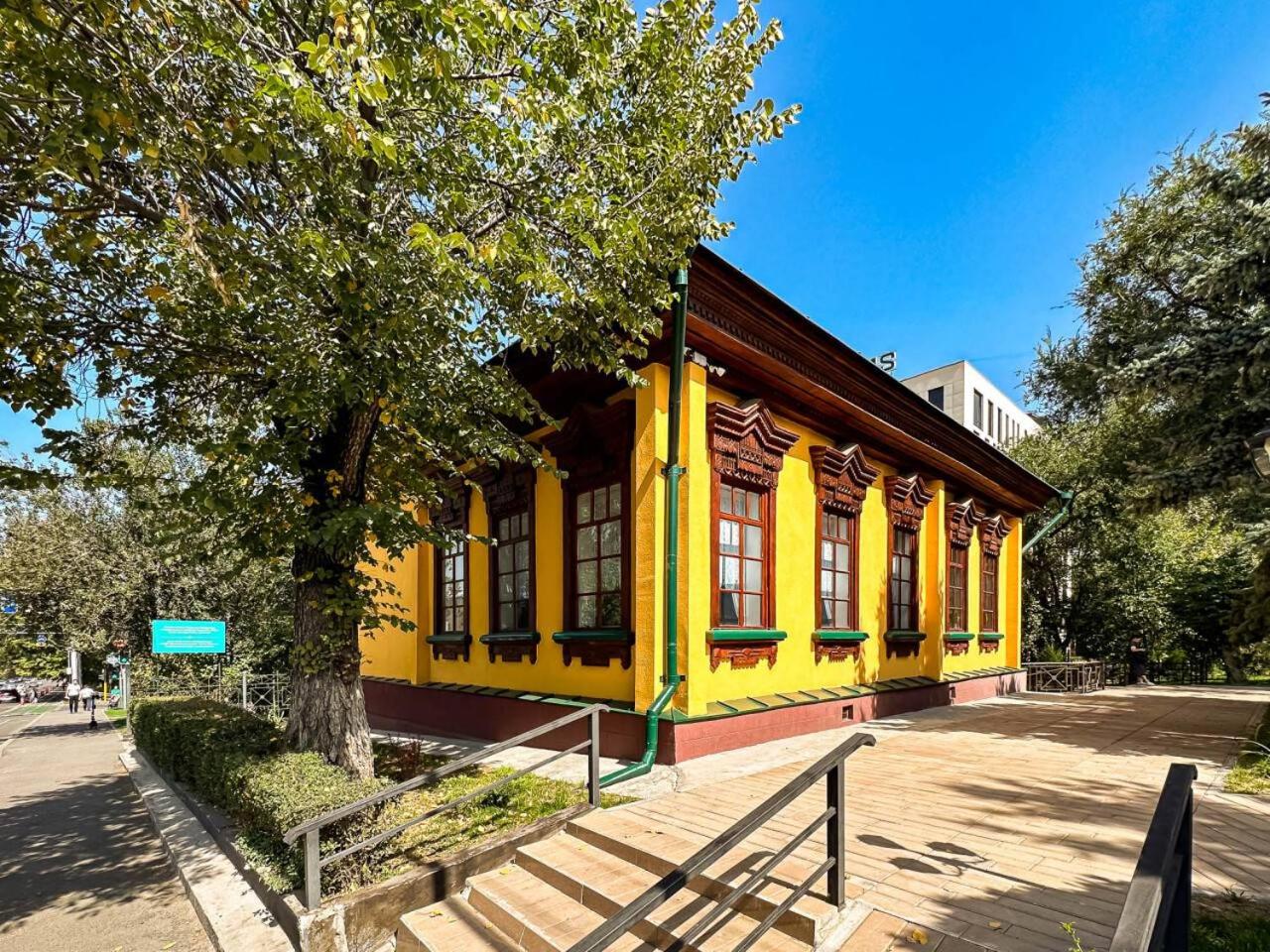 Nadezhda Apartments on Kazybek bi st. view 3