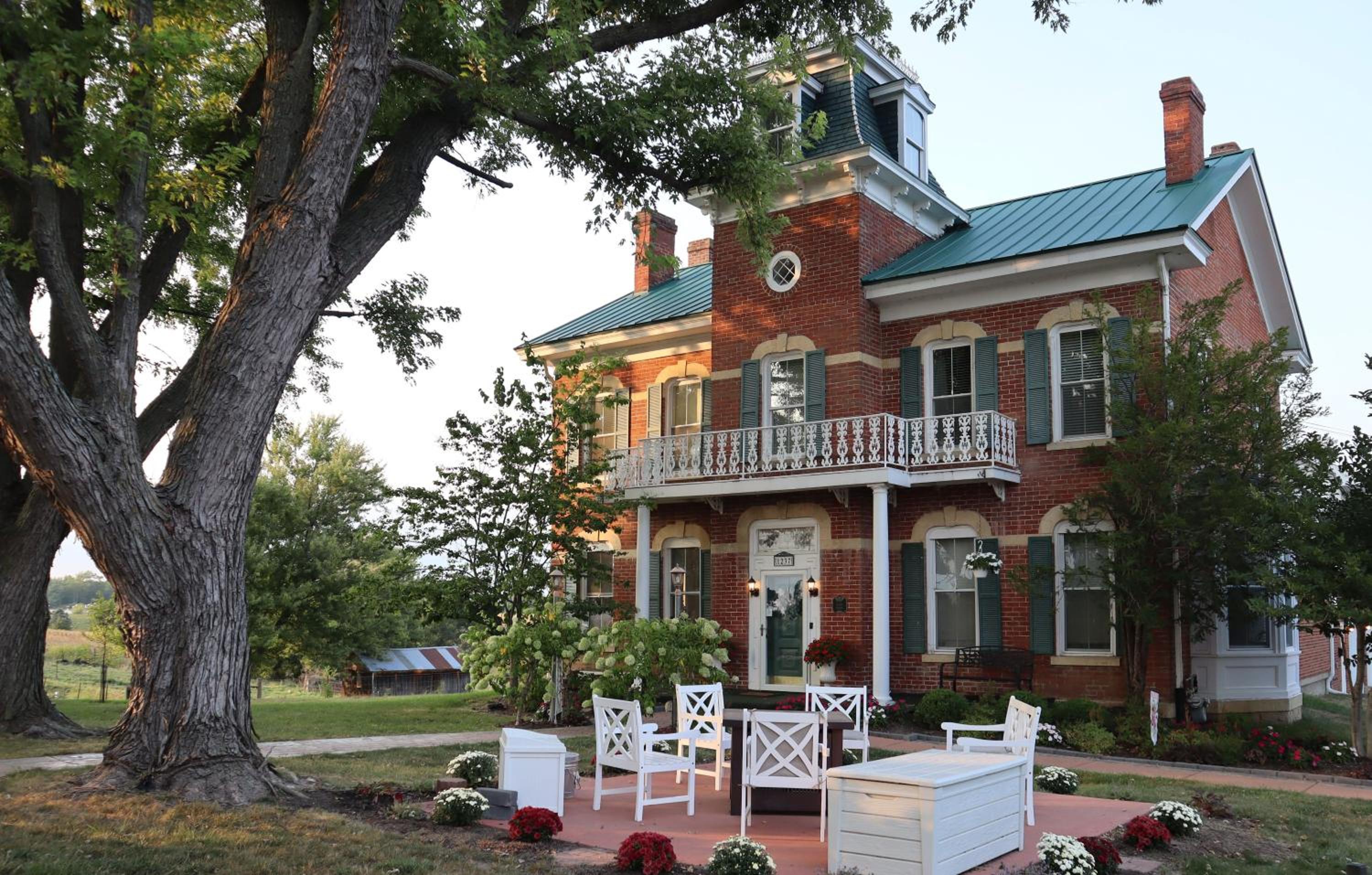 Cloran Mansion Bed & Breakfast view 5