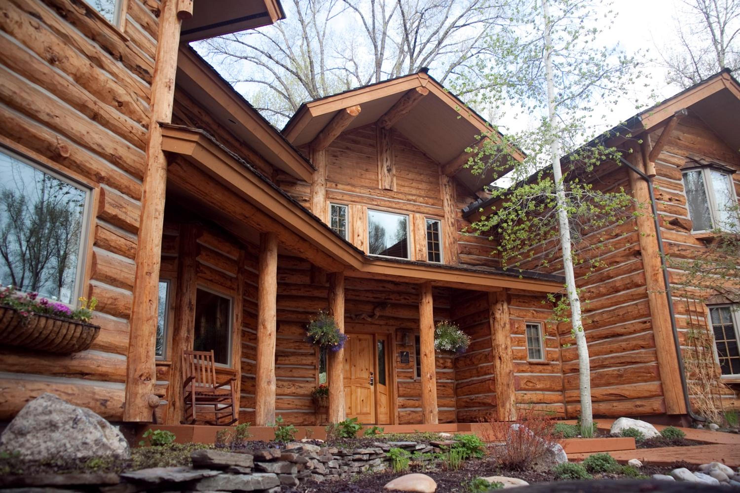 Hotel Bentwood Inn - Image 1