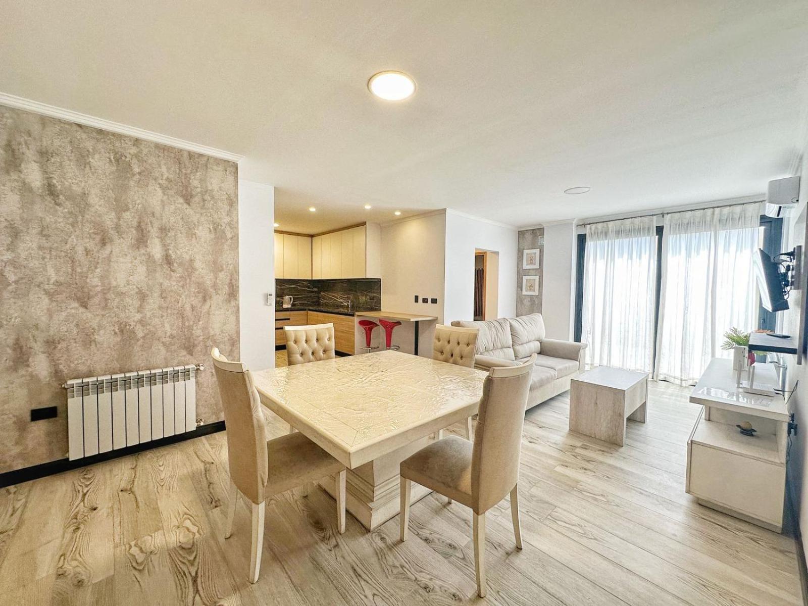 Constantino 6 Apartments