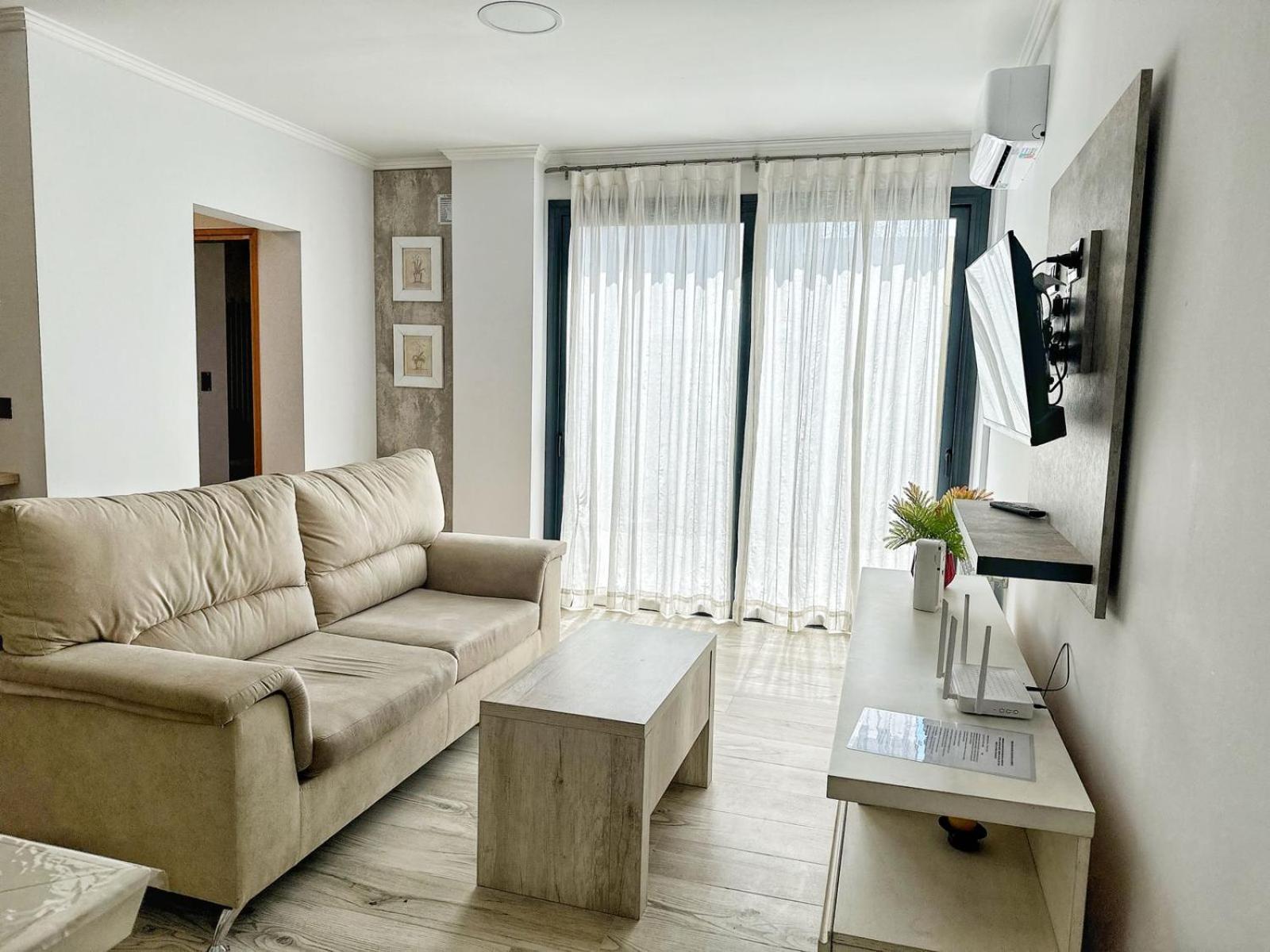 Constantino 6 Apartments