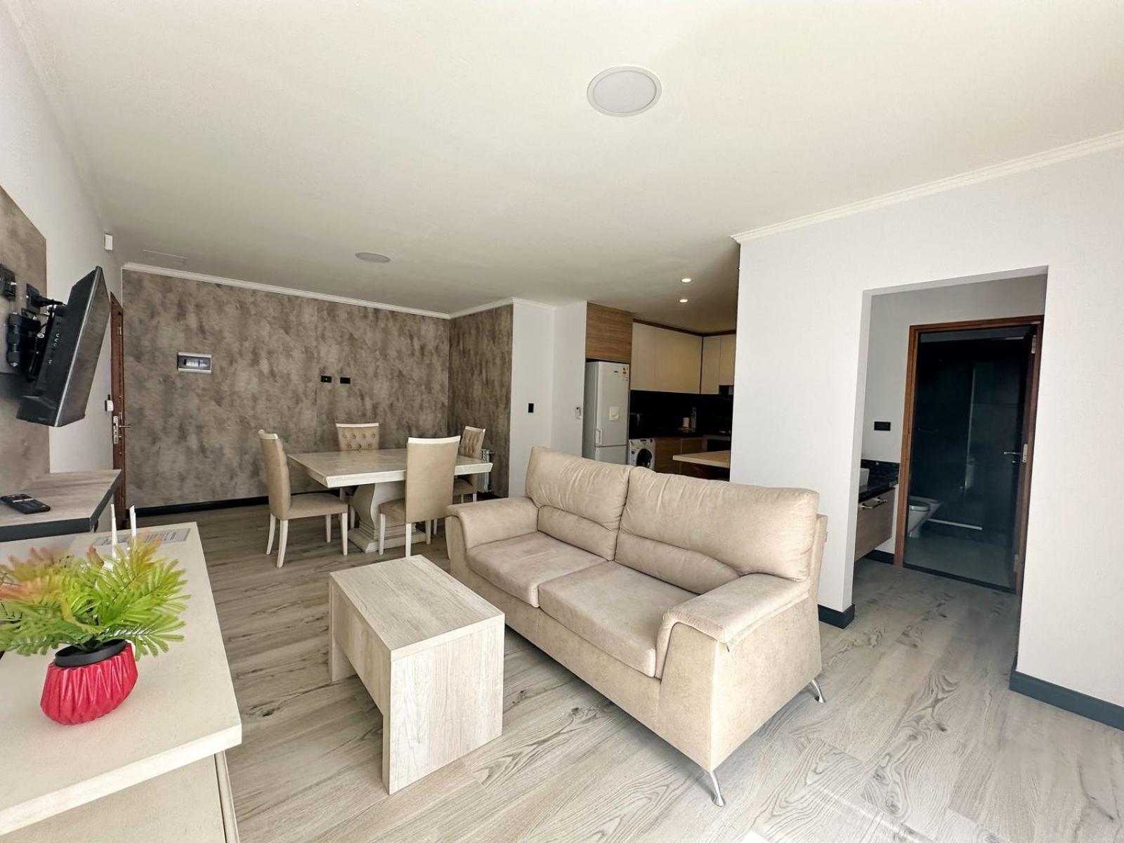 Constantino 6 Apartments