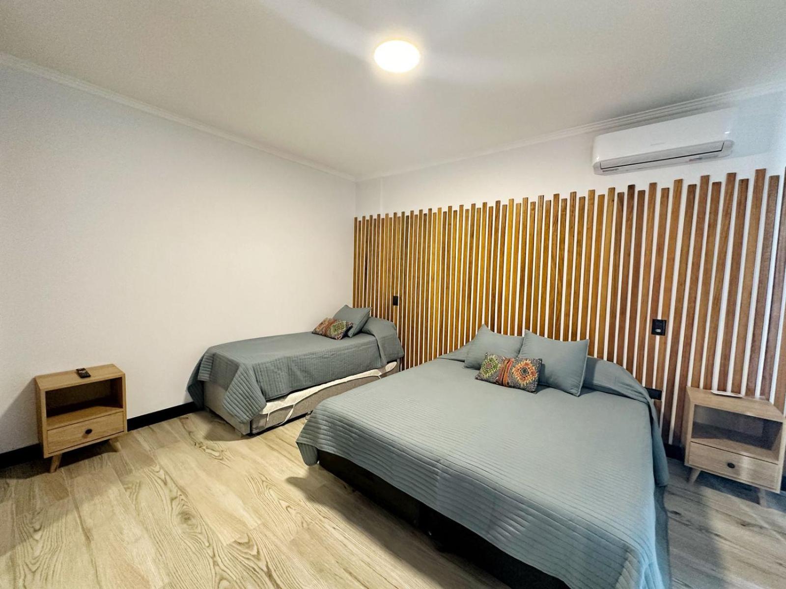 Constantino 6 Apartments