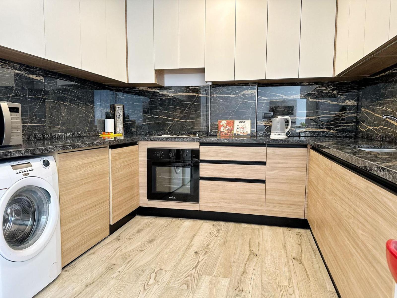 Constantino 6 Apartments