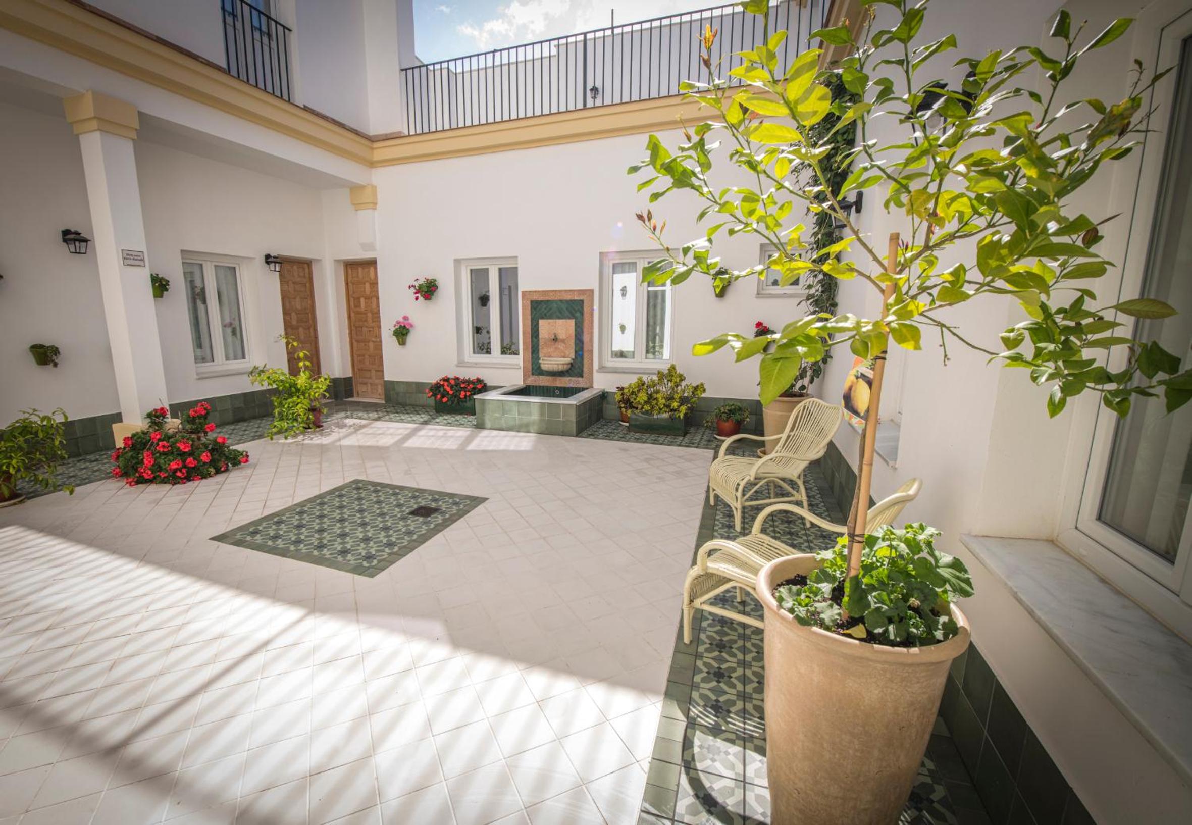 Palacio el Duende-Parking privado-terraza Vista Catedral old town