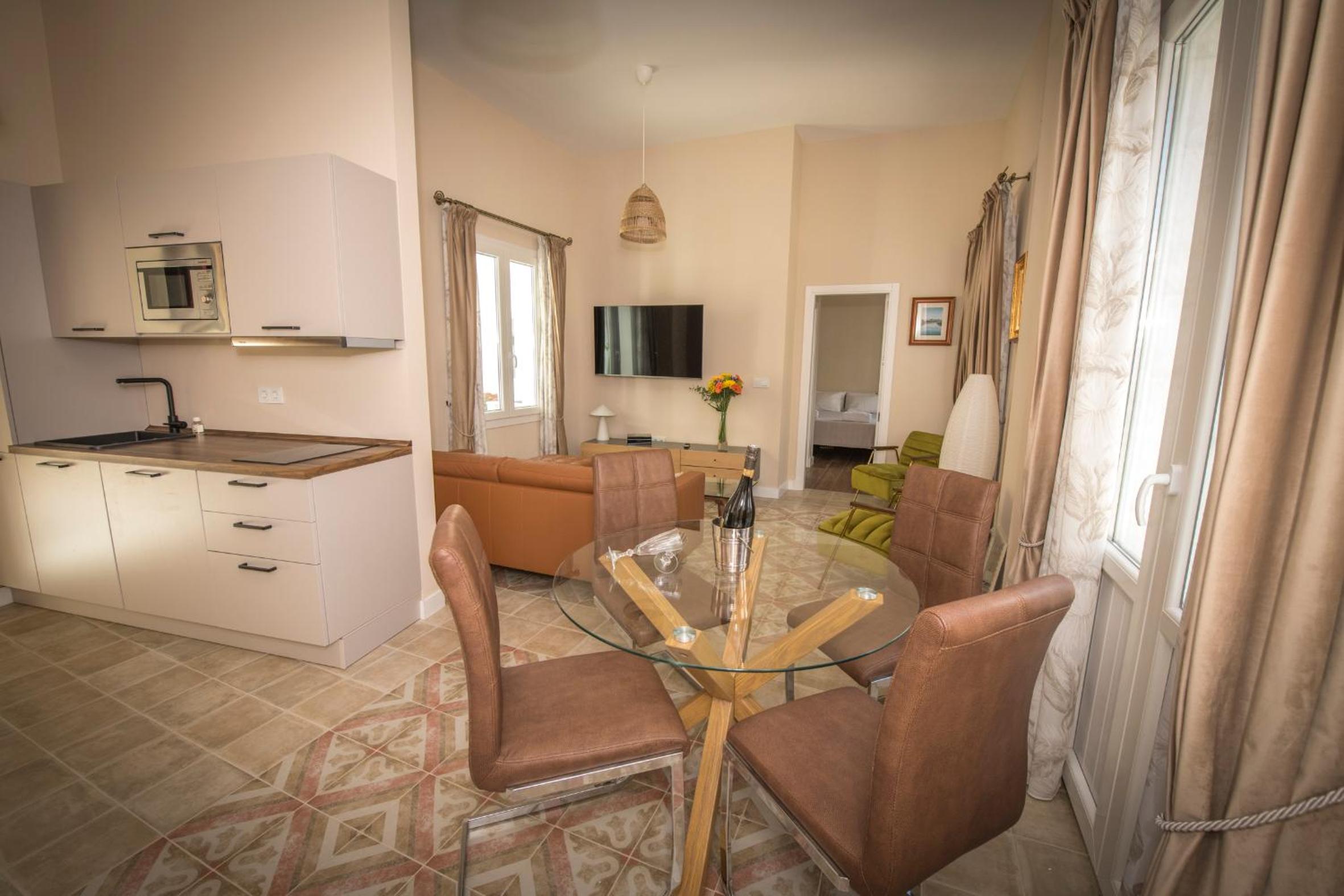 Palacio el Duende-Parking privado-terraza Vista Catedral old town