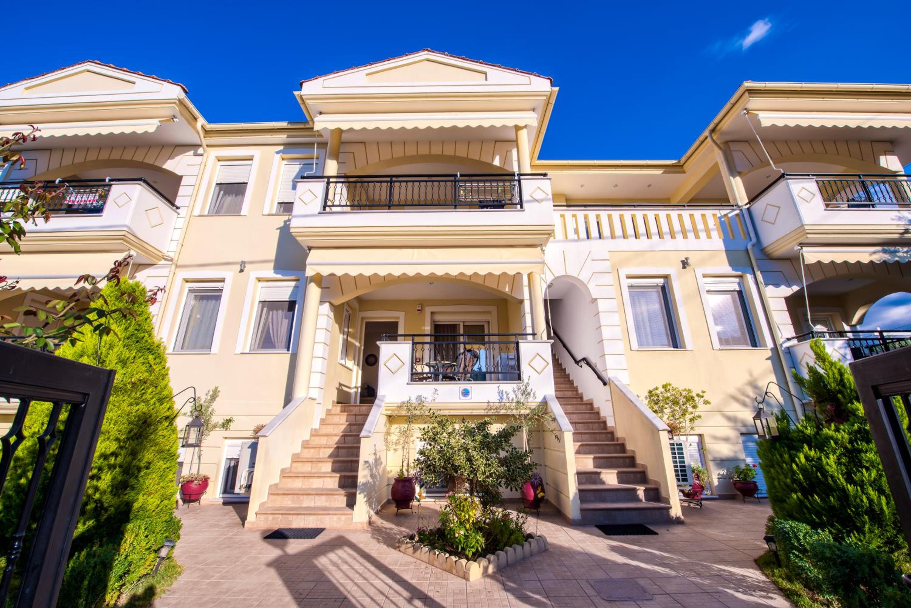 Mandani Villa Luxury Apartments