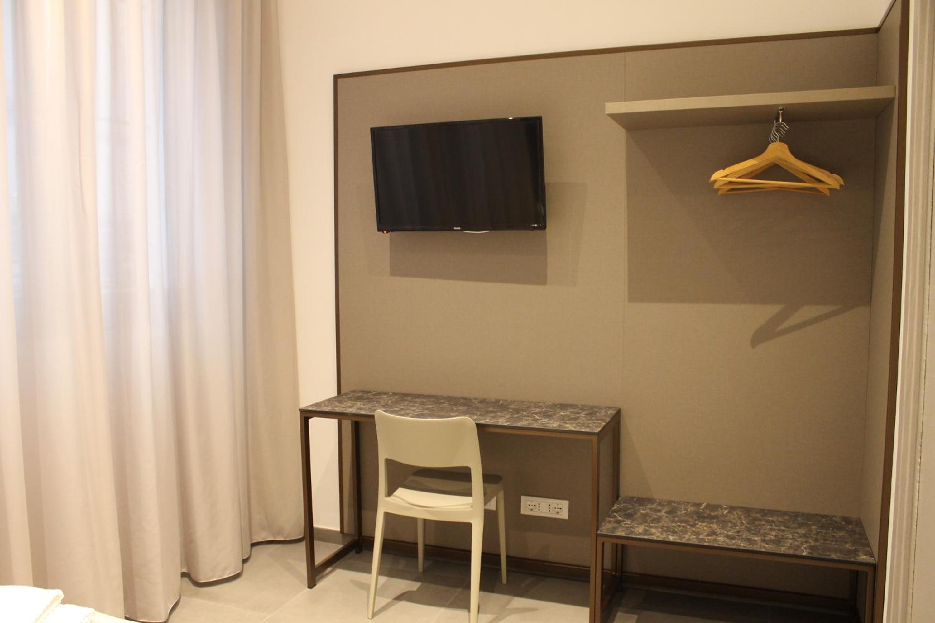 APARTMENT MIKI - MAURO MACCHI 91