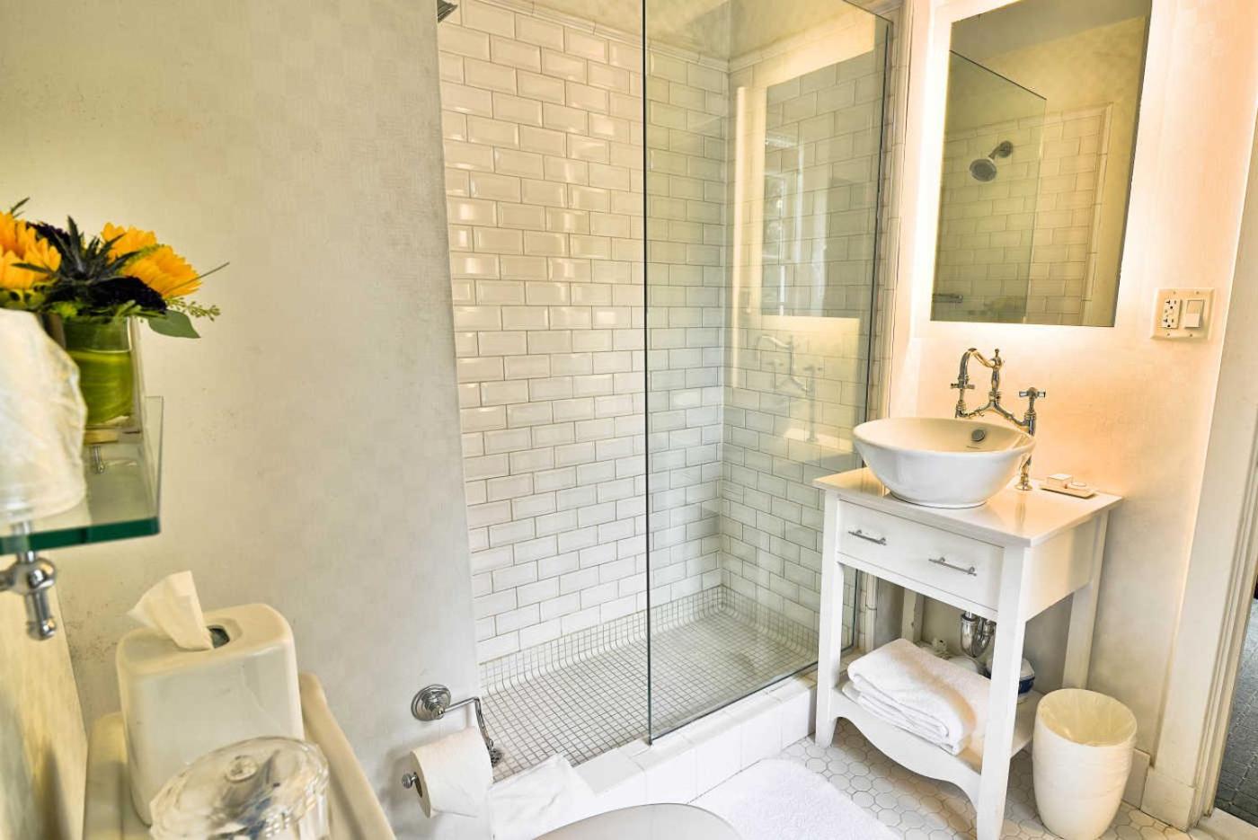 The Exeter Inn - Property Image 2