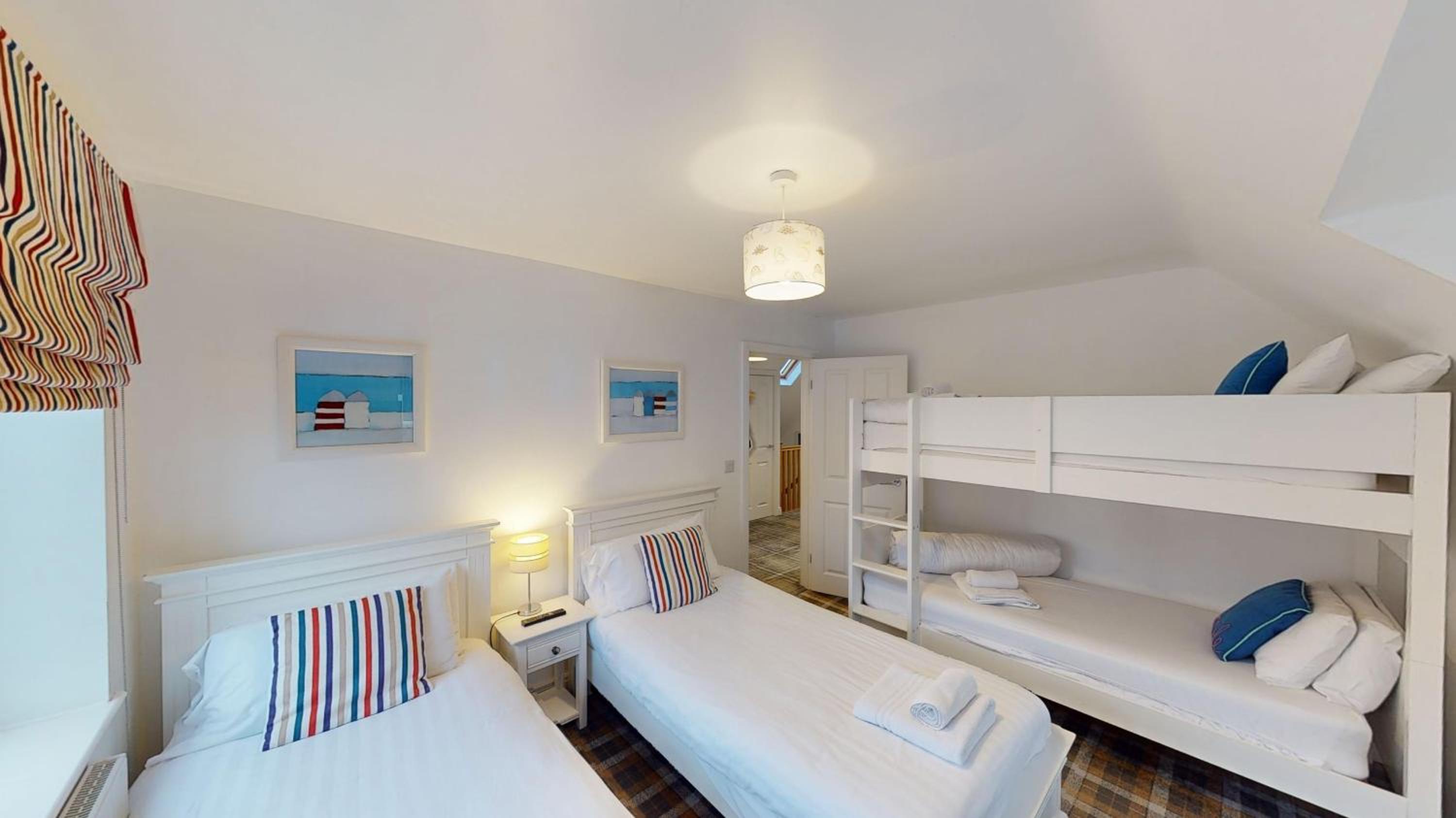 Bayside at The Bay Filey, sleeps 10 in 4 bedrooms, pet-free