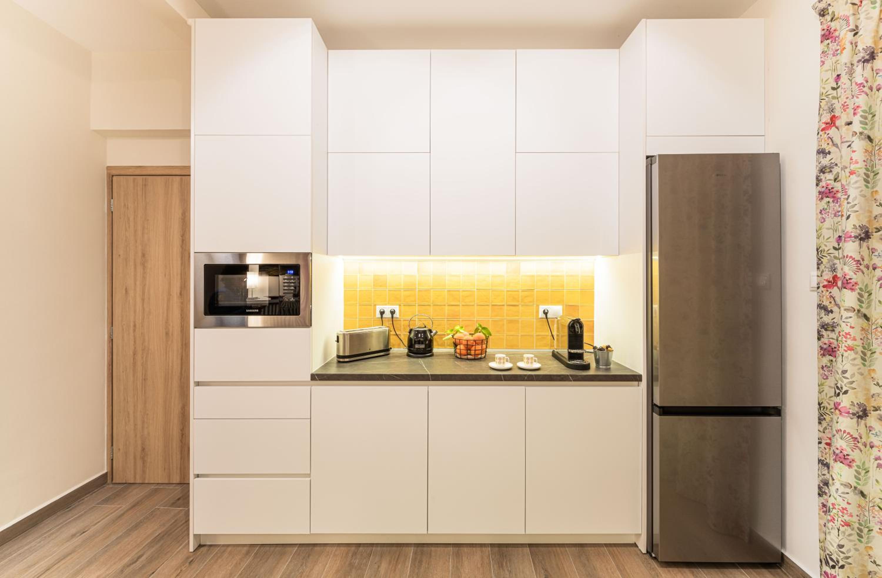 Artsy Spacious Cozy Apartment in Glyfada Center