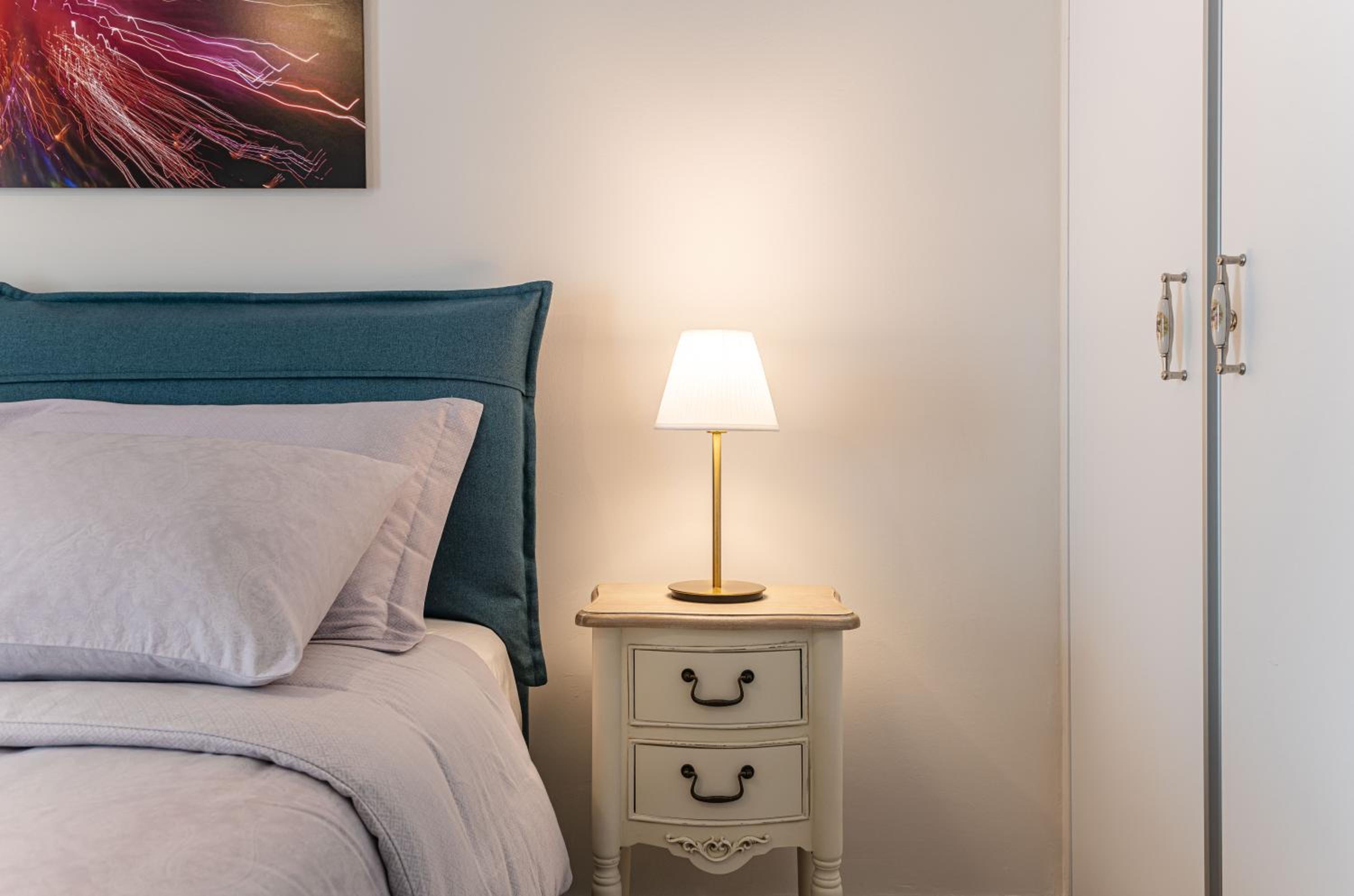 Artsy Spacious Cozy Apartment in Glyfada Center