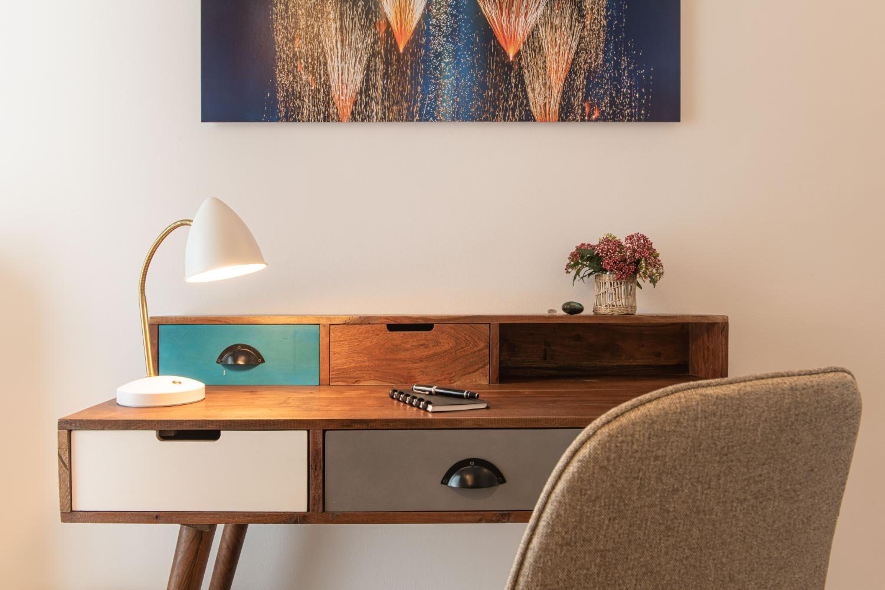 Artsy Spacious Cozy Apartment in Glyfada Center