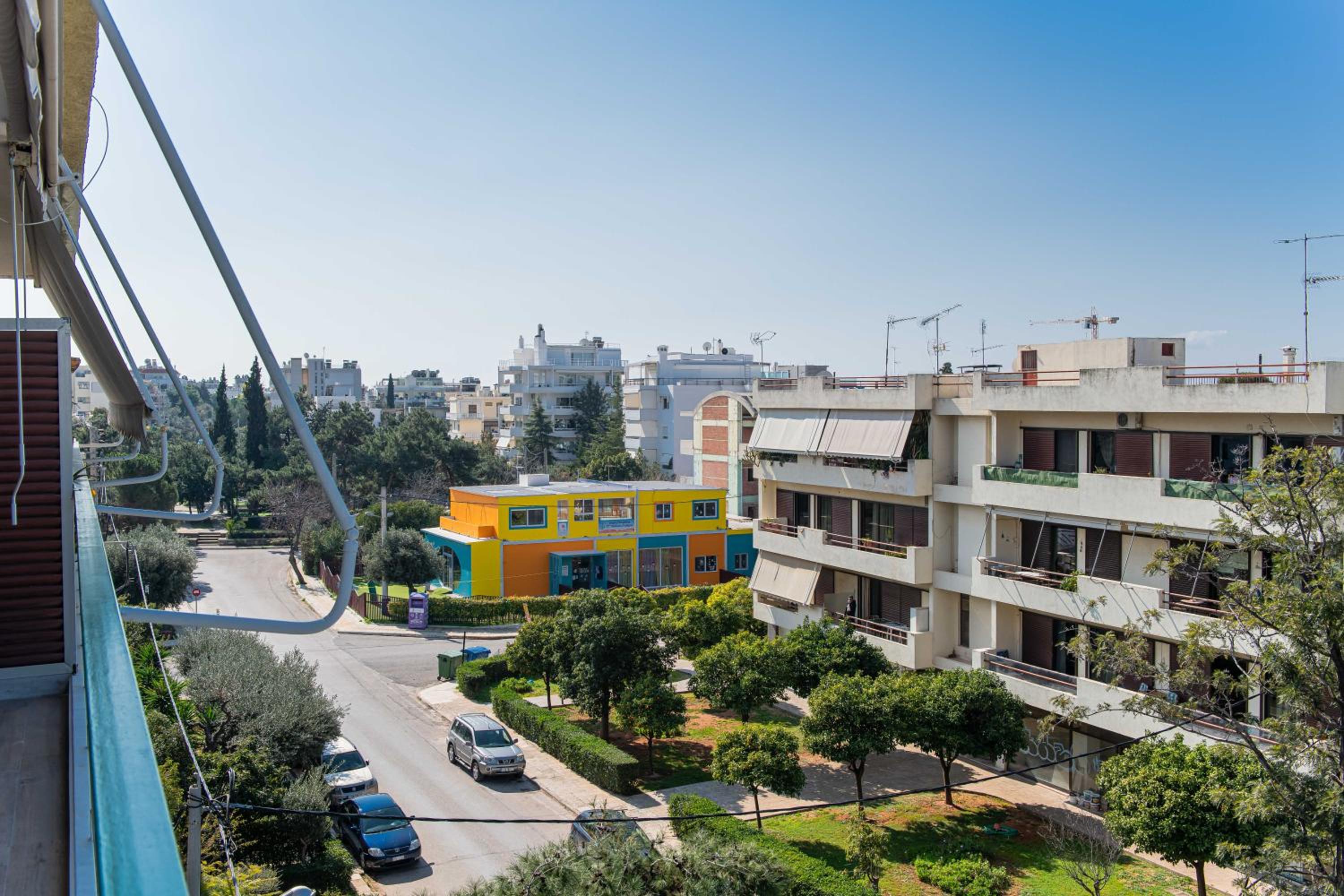 Artsy Spacious Cozy Apartment in Glyfada Center