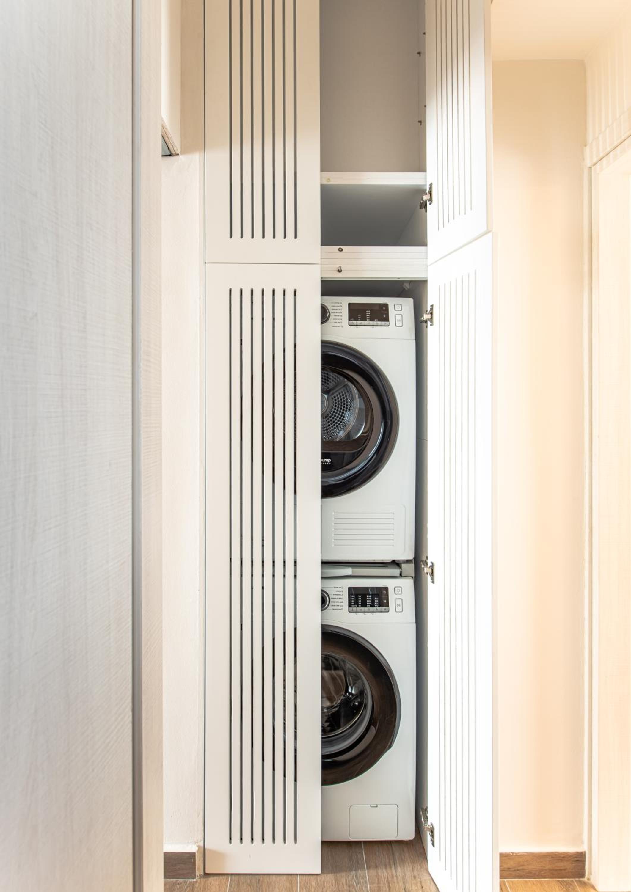 Artsy Spacious Cozy Apartment in Glyfada Center