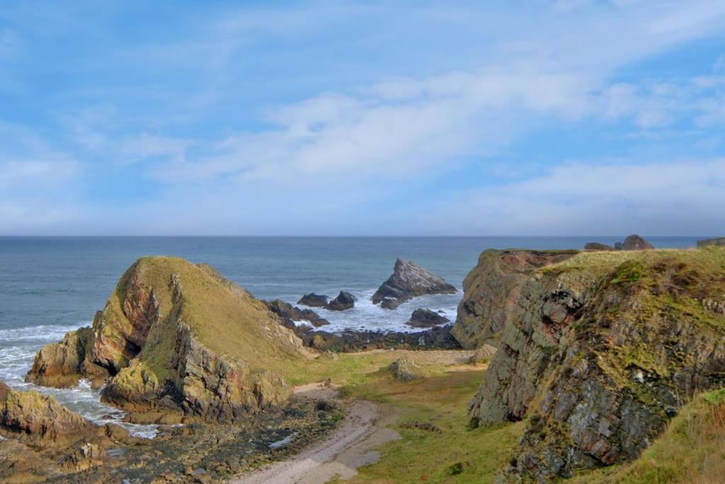 Cliff Top Cottage with Sea Views