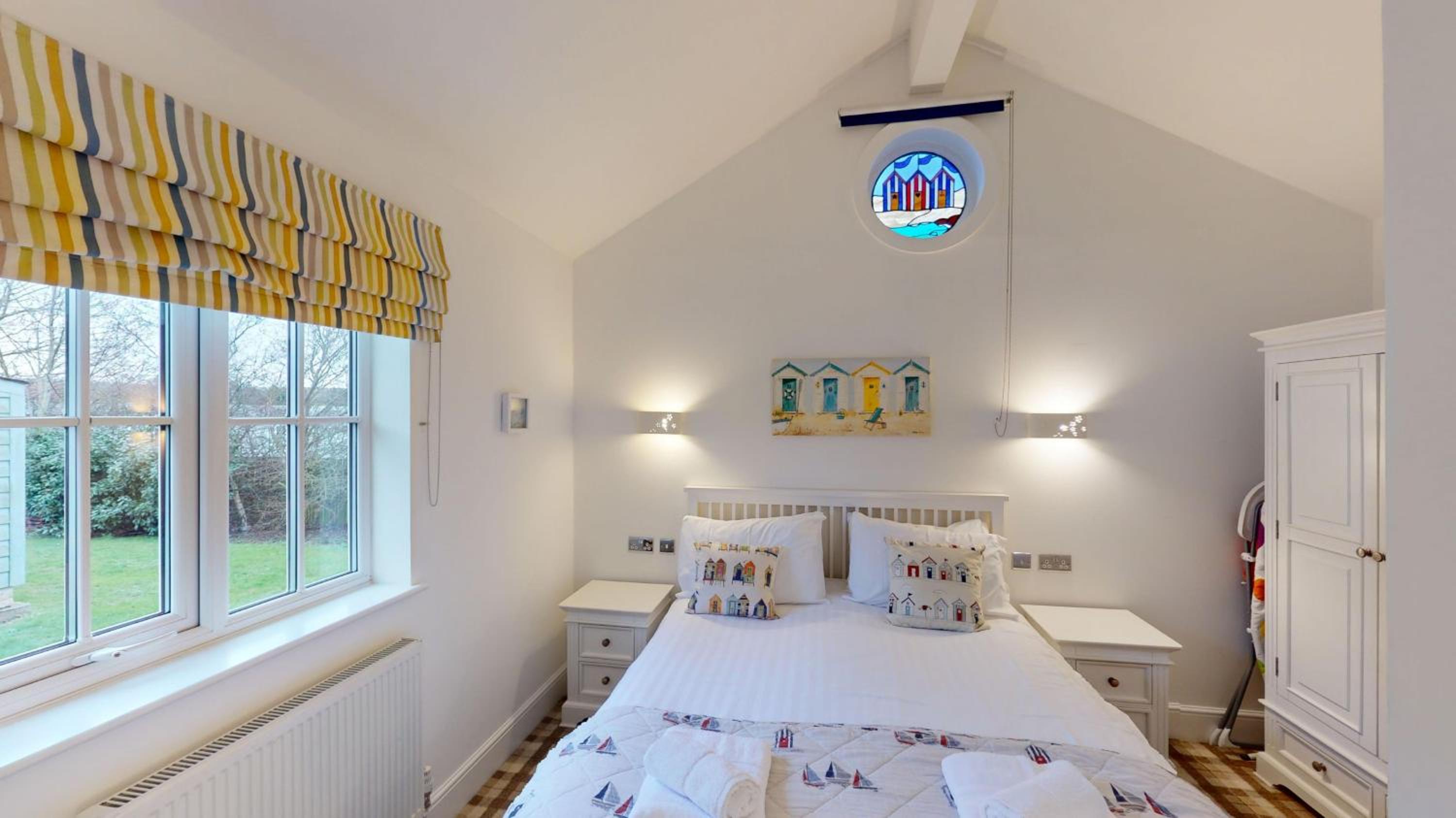 The Blue Anchor, The Bay, 2 bedrooms with ensuites, parking for 2 cars, 2 dogs welcome
