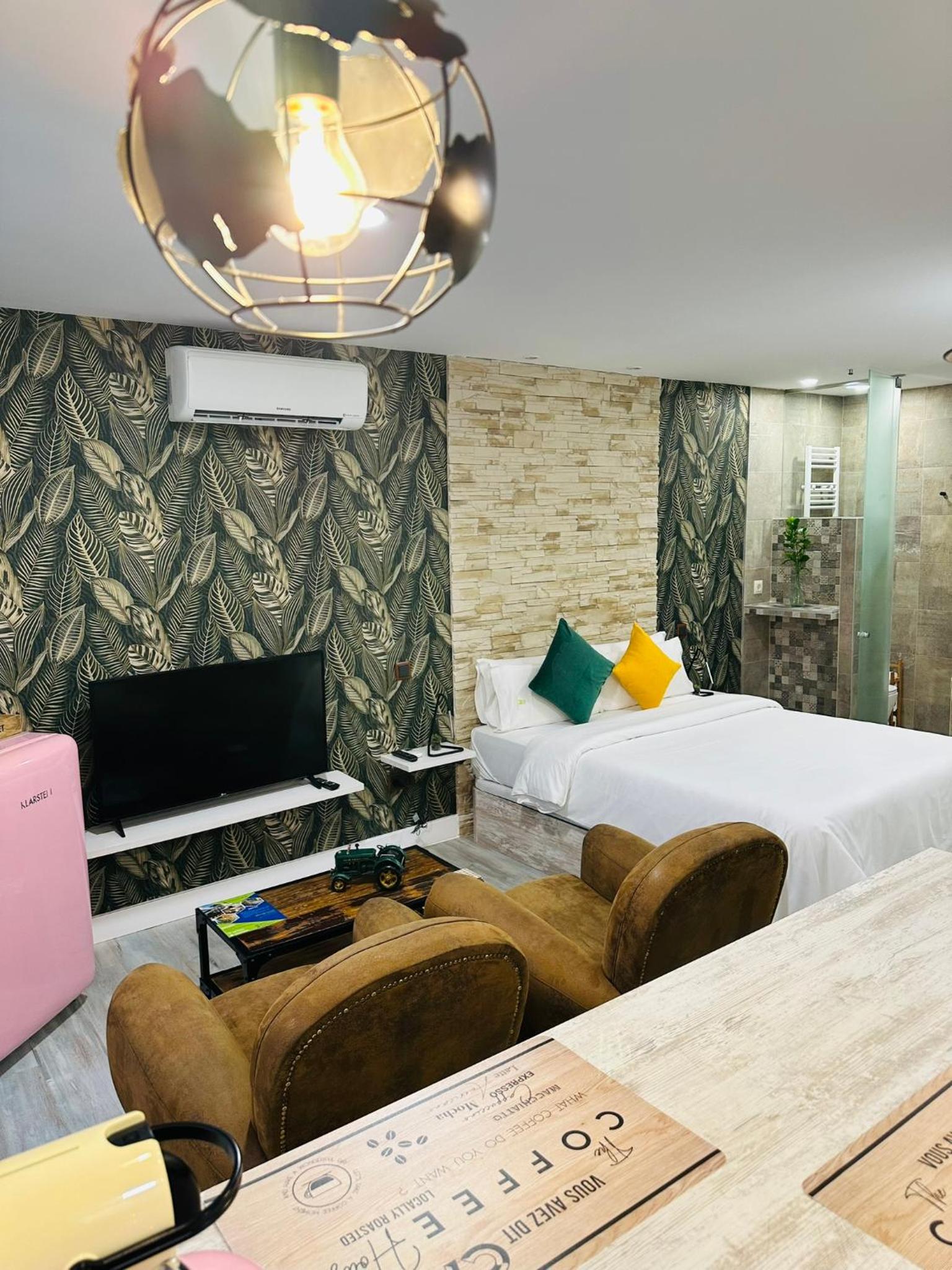 hotel room