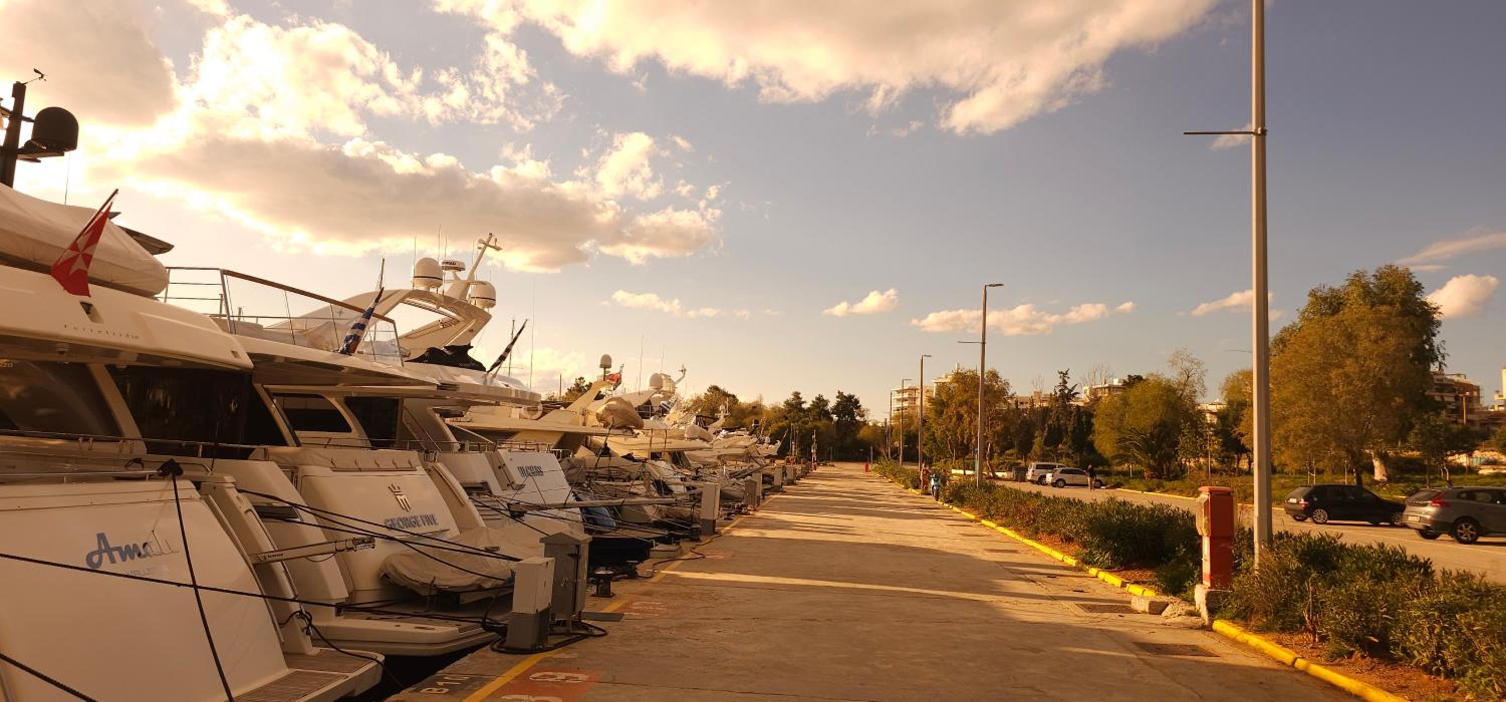 Luxurious Palace Marina Alimos