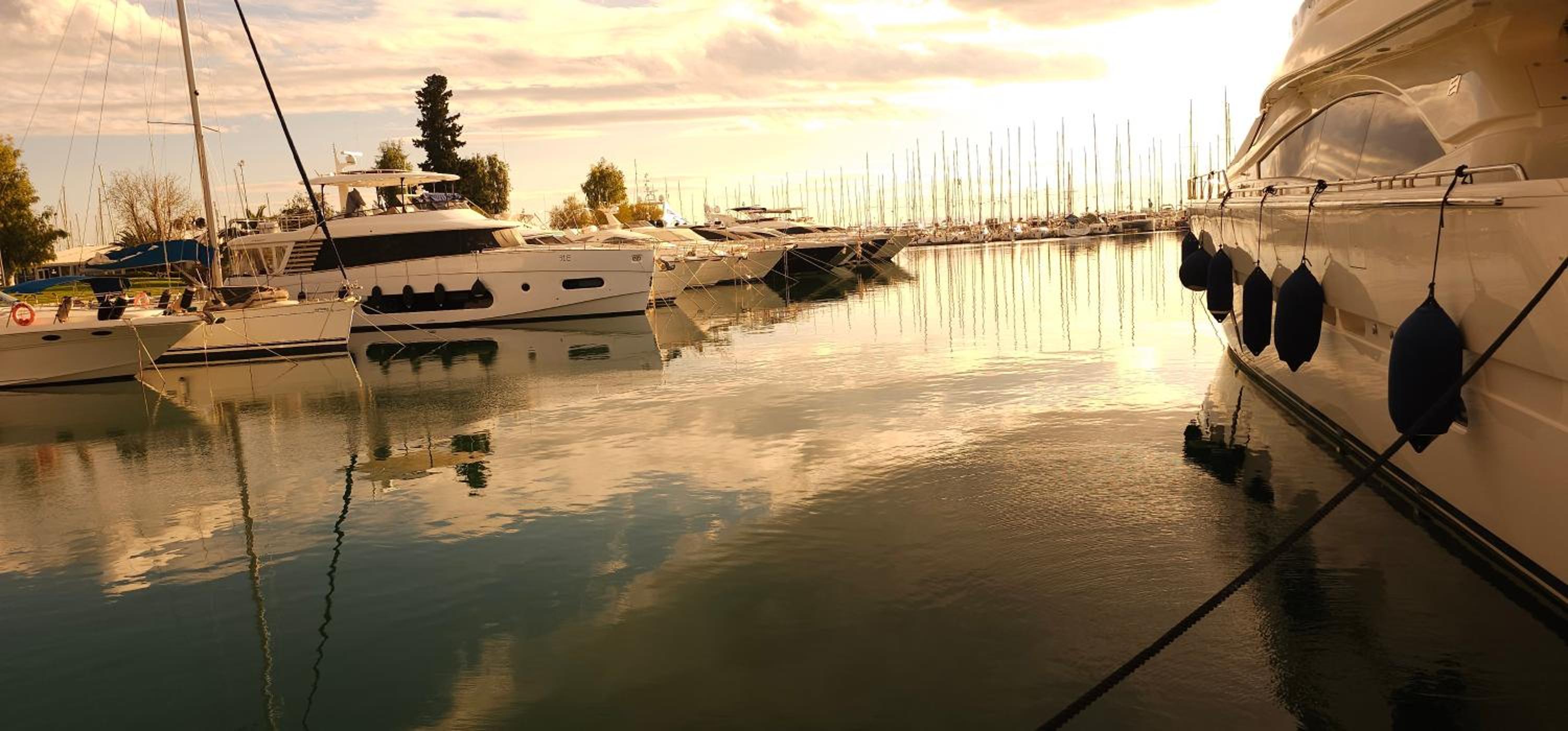 Luxurious Palace Marina Alimos